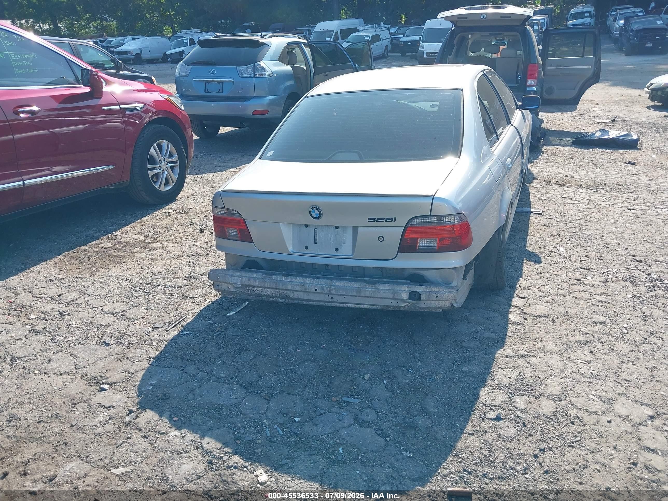 2000 Bmw 528ia   Silver vin: WBADM6341YGU15464