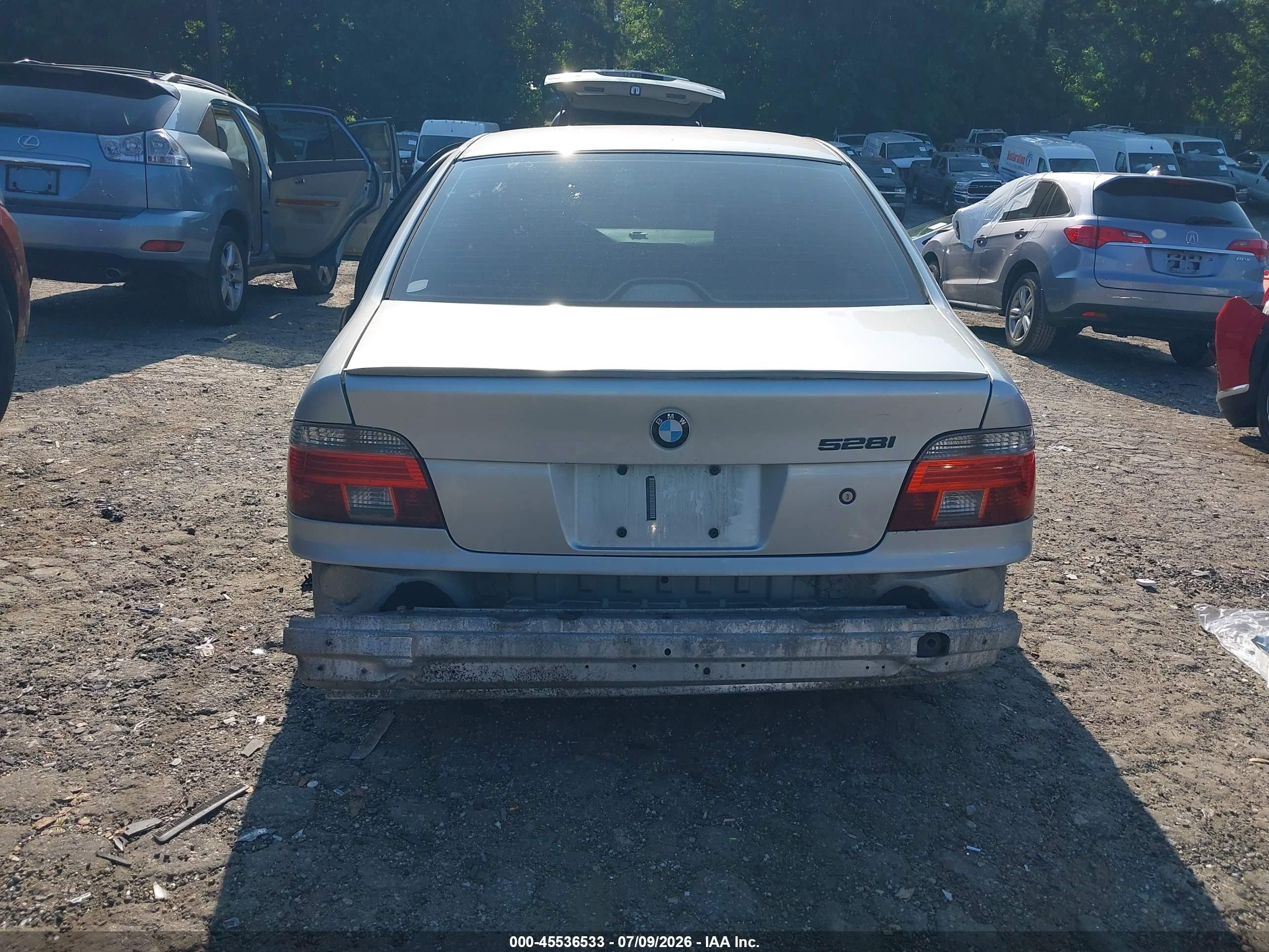 2000 Bmw 528ia   Silver vin: WBADM6341YGU15464
