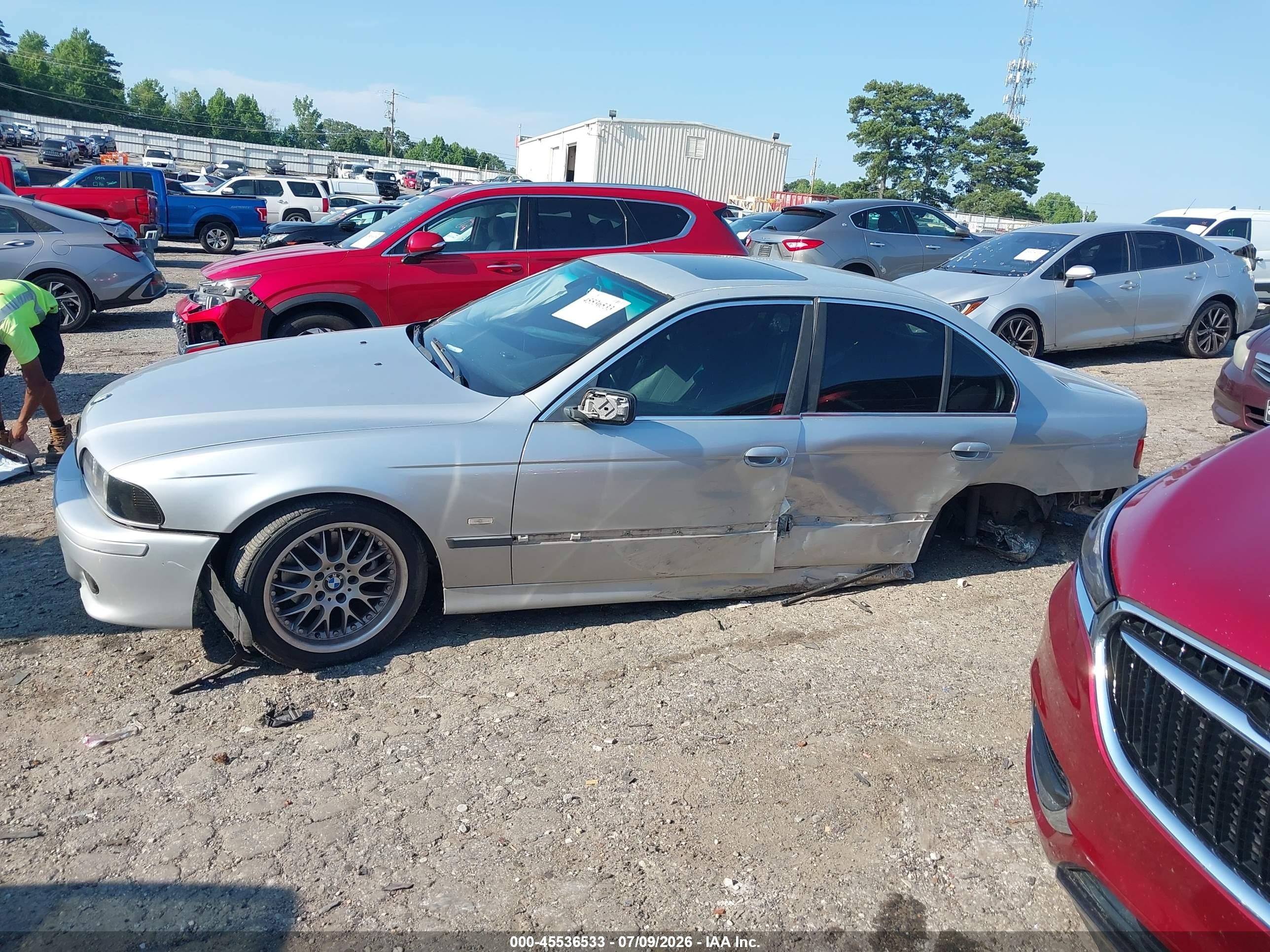 2000 Bmw 528ia   Silver vin: WBADM6341YGU15464