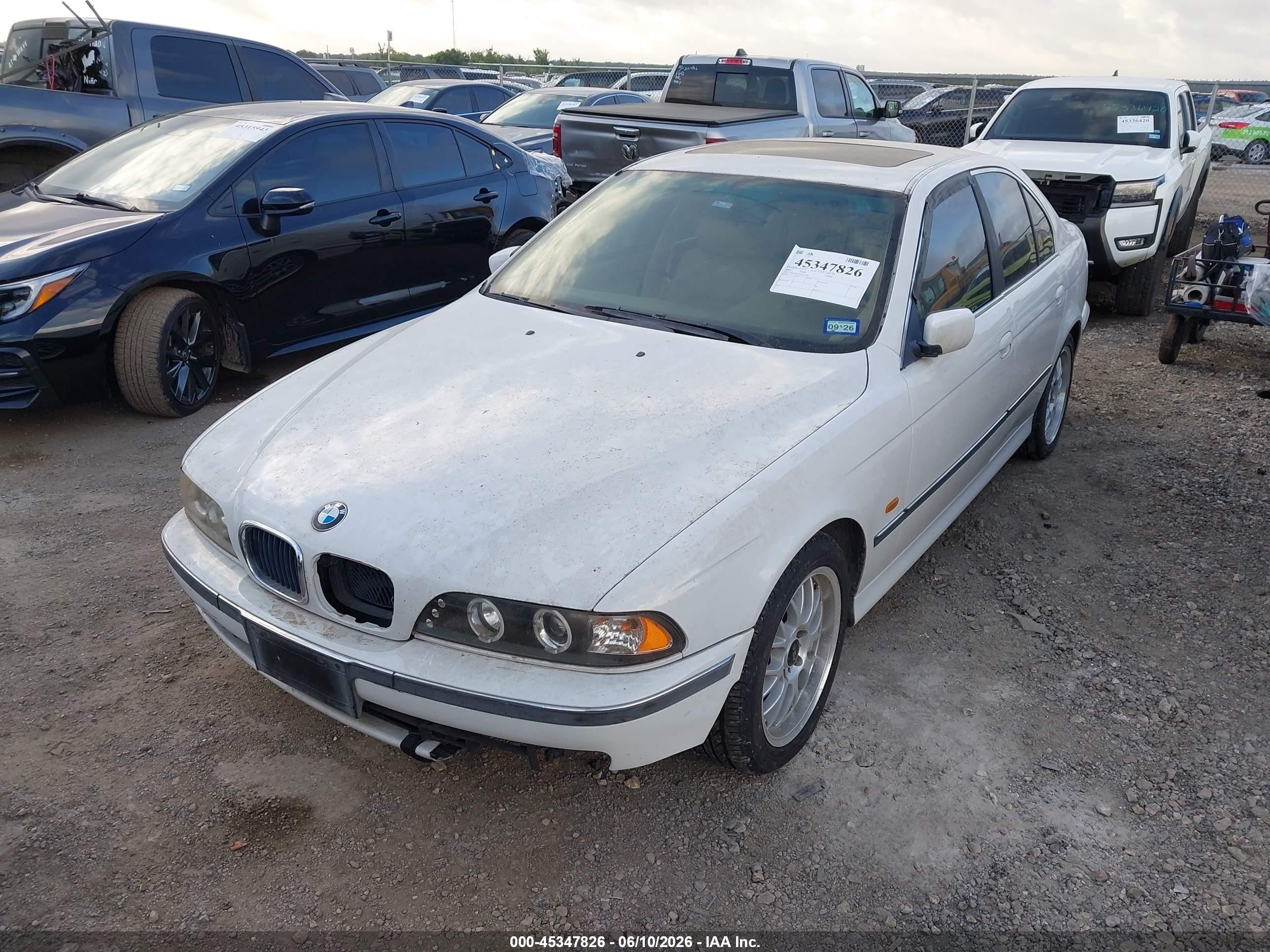 2000 Bmw 528ia   White vin: WBADM6341YGU17683