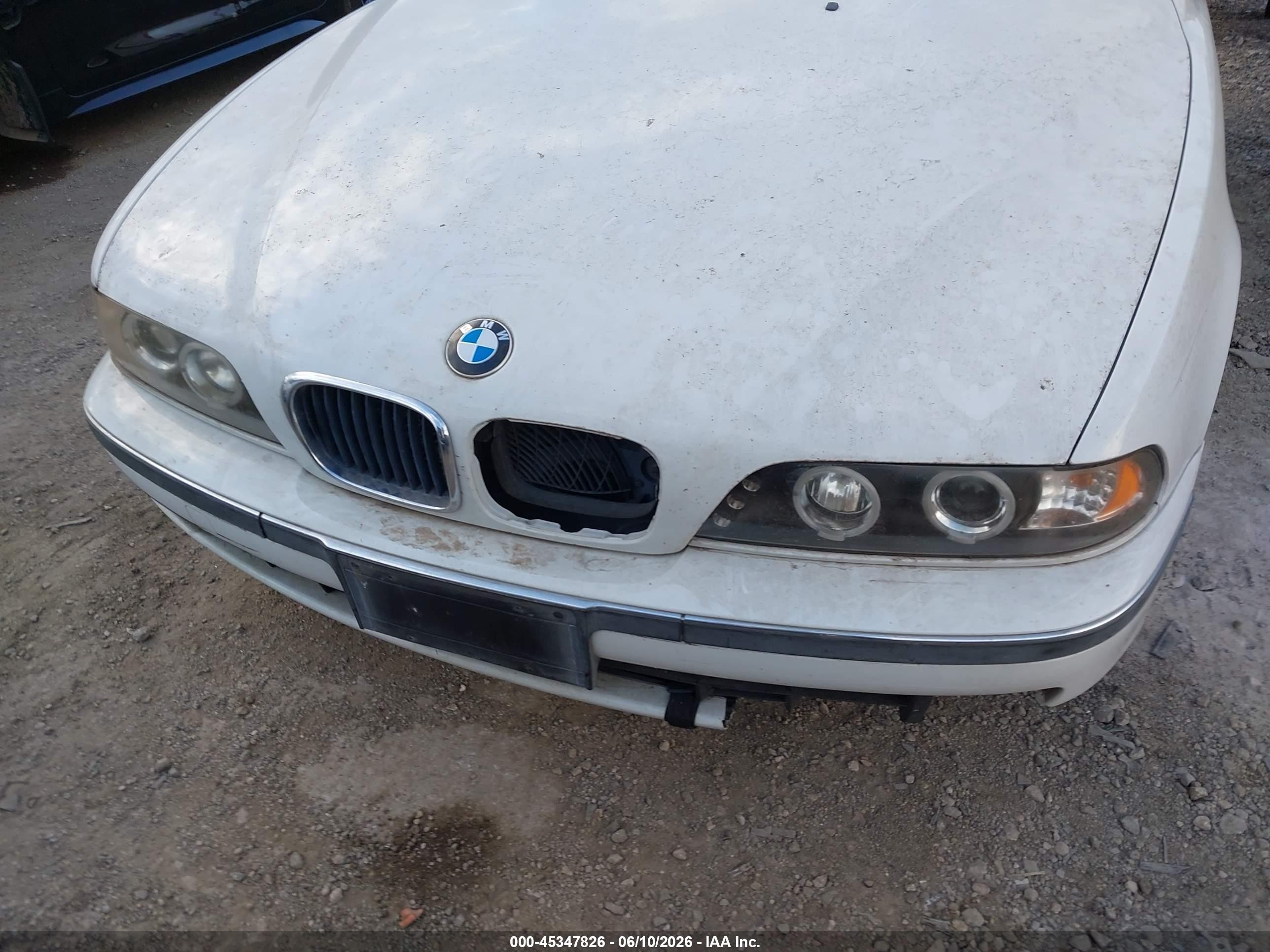 2000 Bmw 528ia   White vin: WBADM6341YGU17683