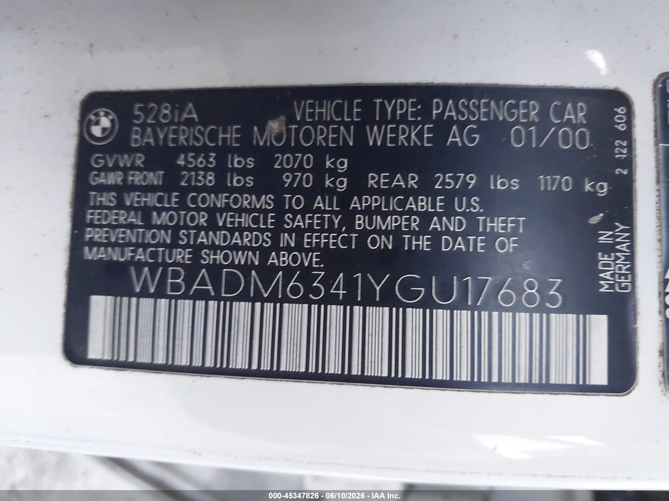 2000 Bmw 528ia   White vin: WBADM6341YGU17683
