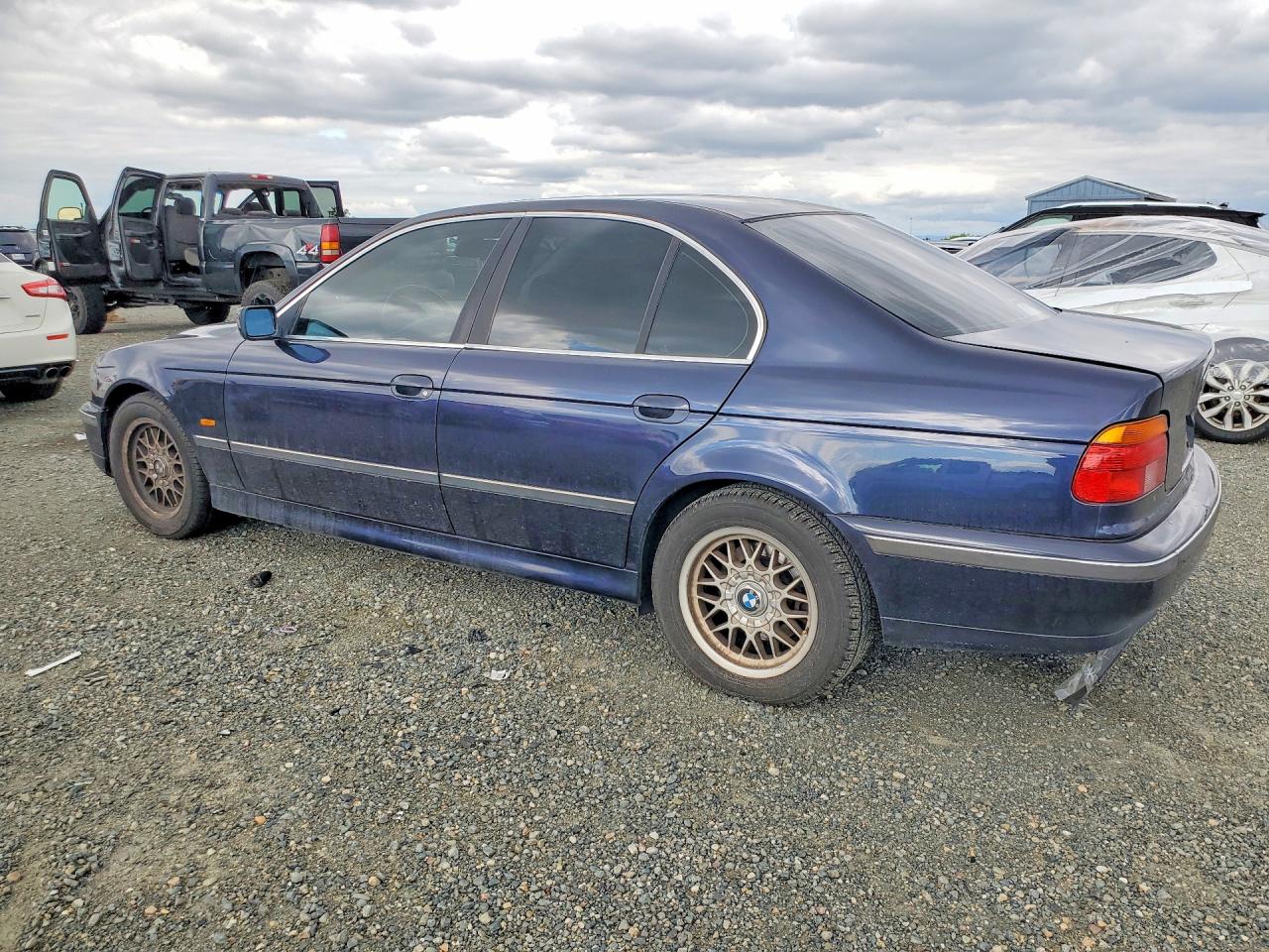 2000 Bmw 528 I Automatic Blue vin: WBADM6342YGU18924