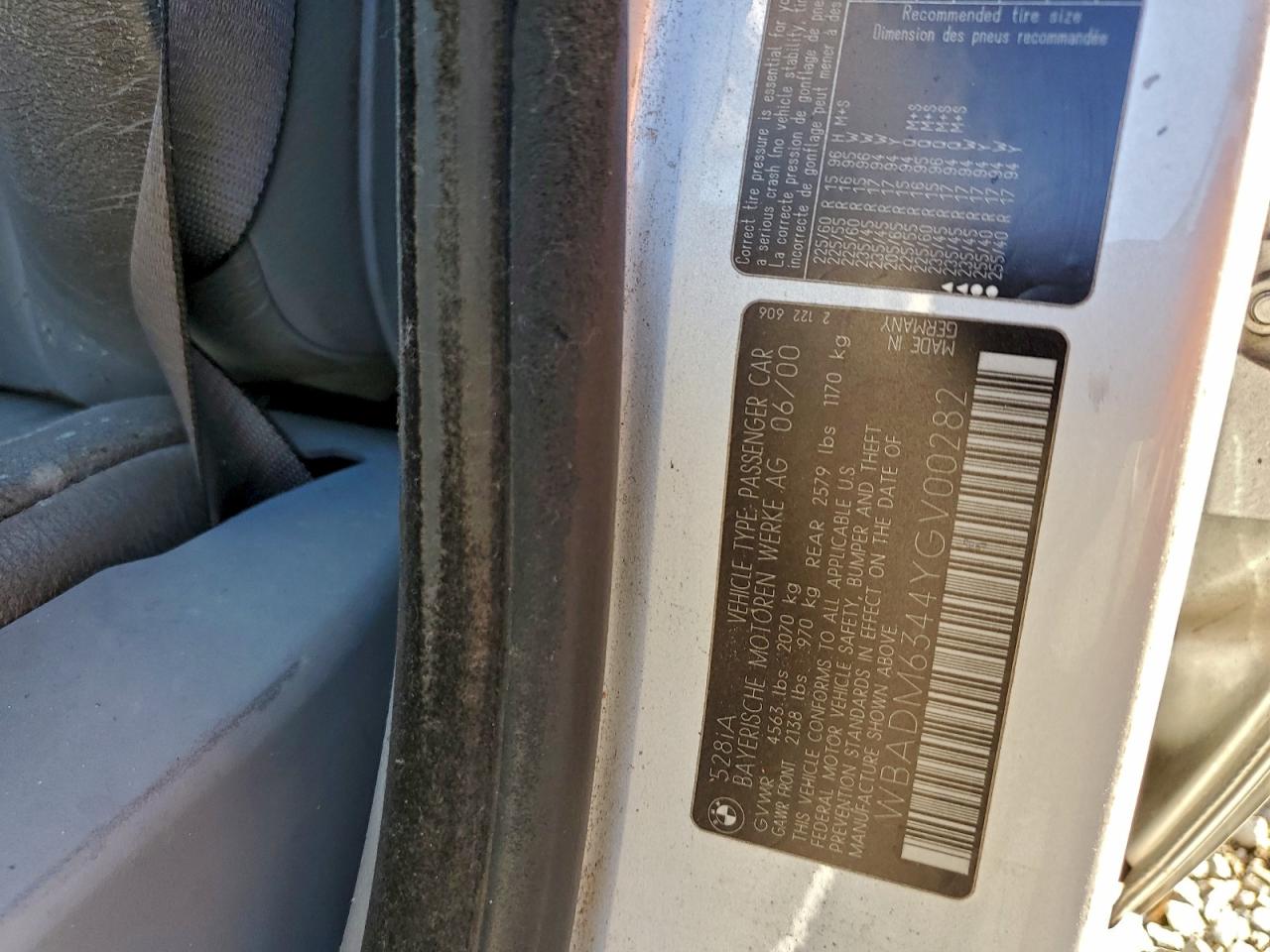 2000 Bmw 528 I Automatic Silver vin: WBADM6344YGV00282