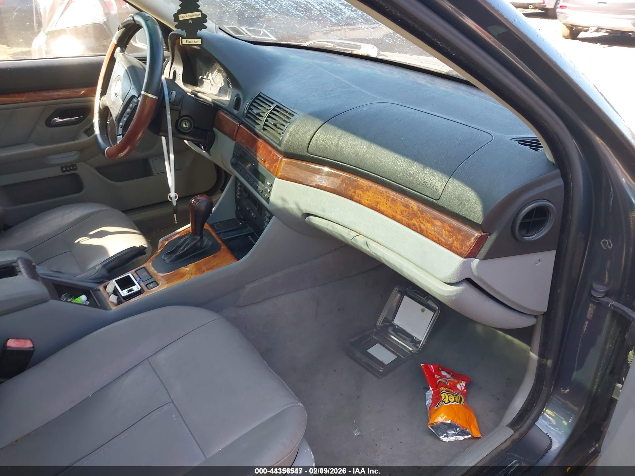 2000 Bmw 528ia   Gray vin: WBADM6345YGU21445