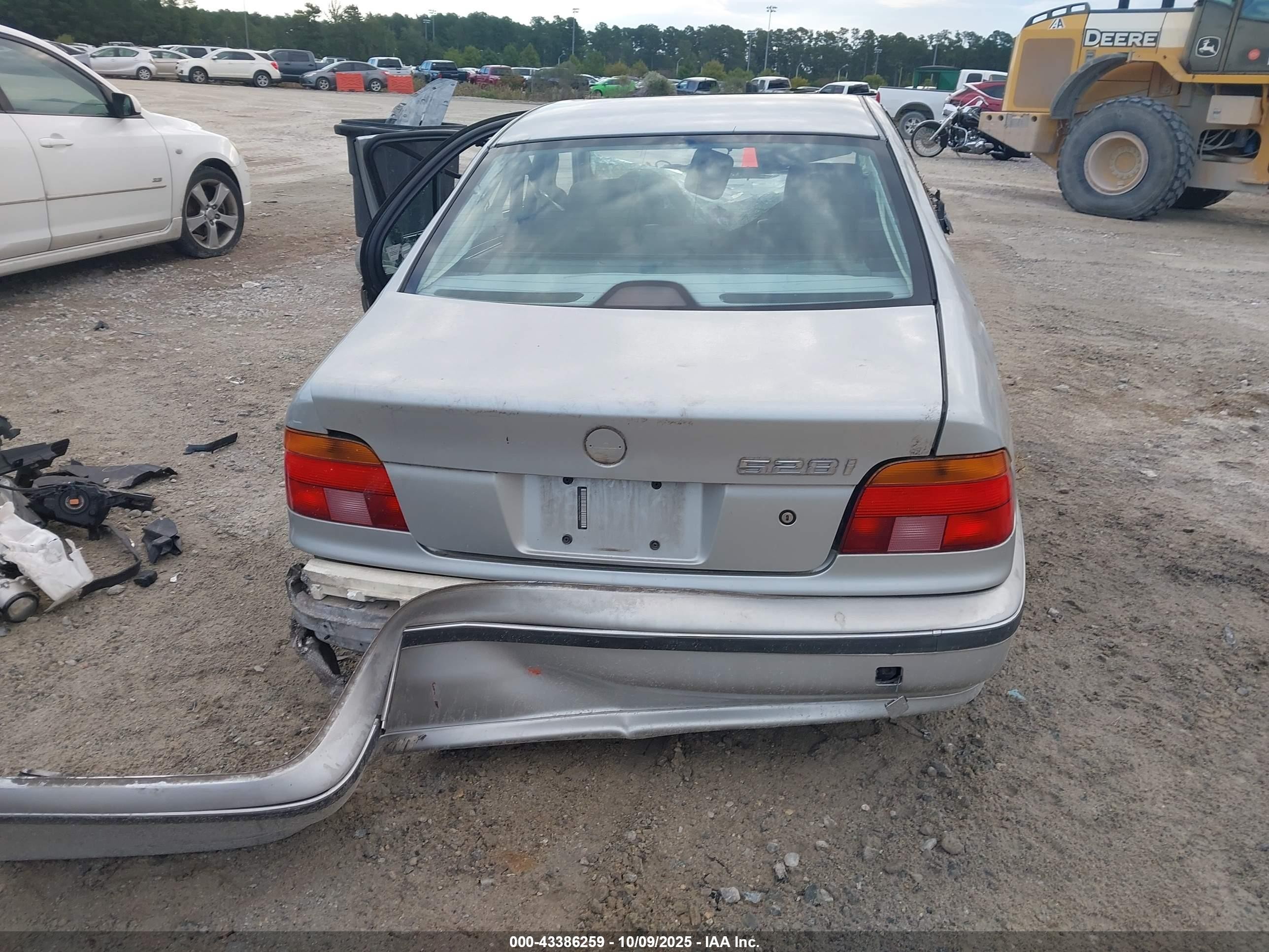 2000 Bmw 528 I Automatic Серебряный vin: WBADM6346YGU19610