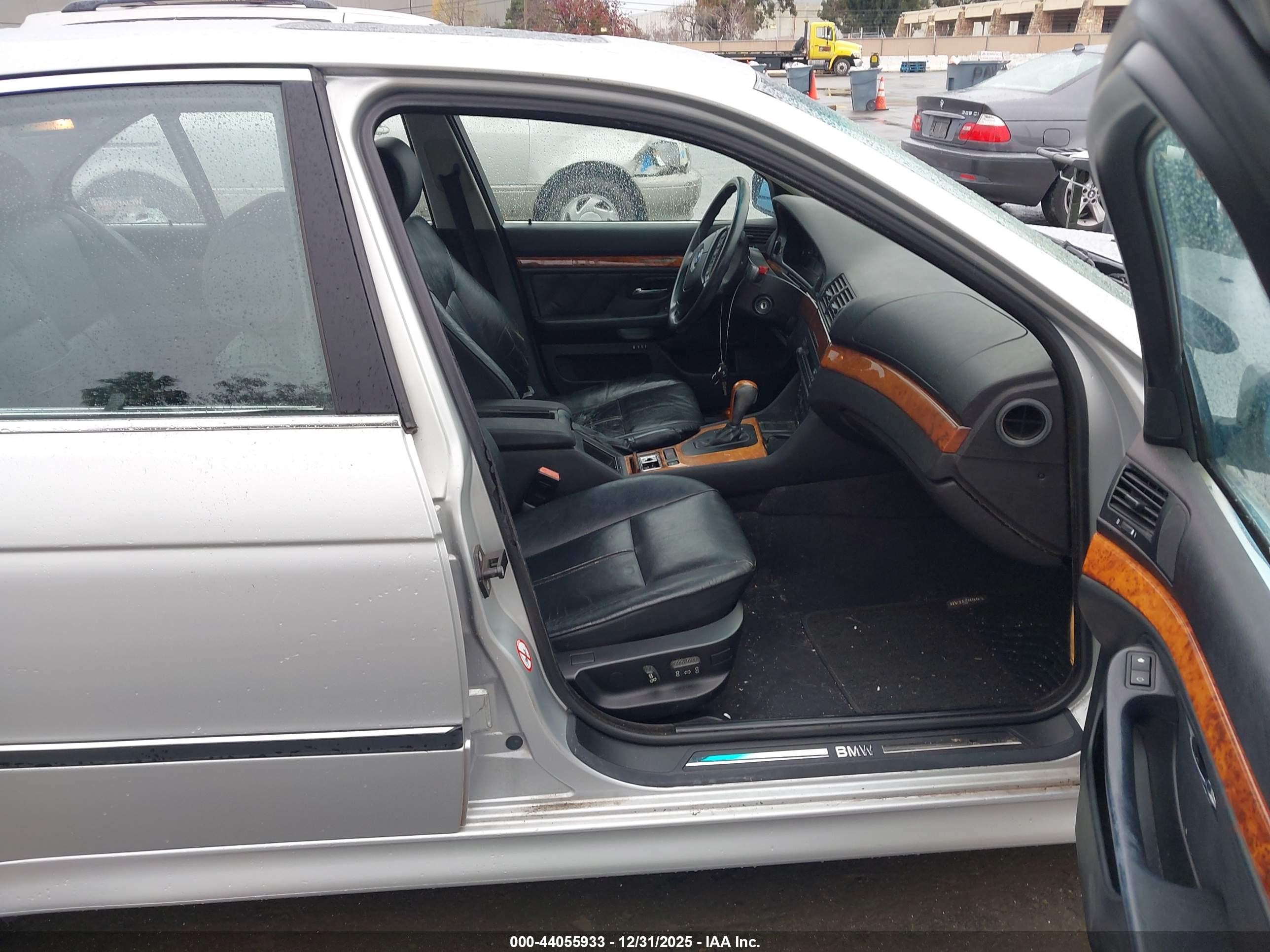 2000 Bmw 528ia   Silver vin: WBADM6347YGU14531
