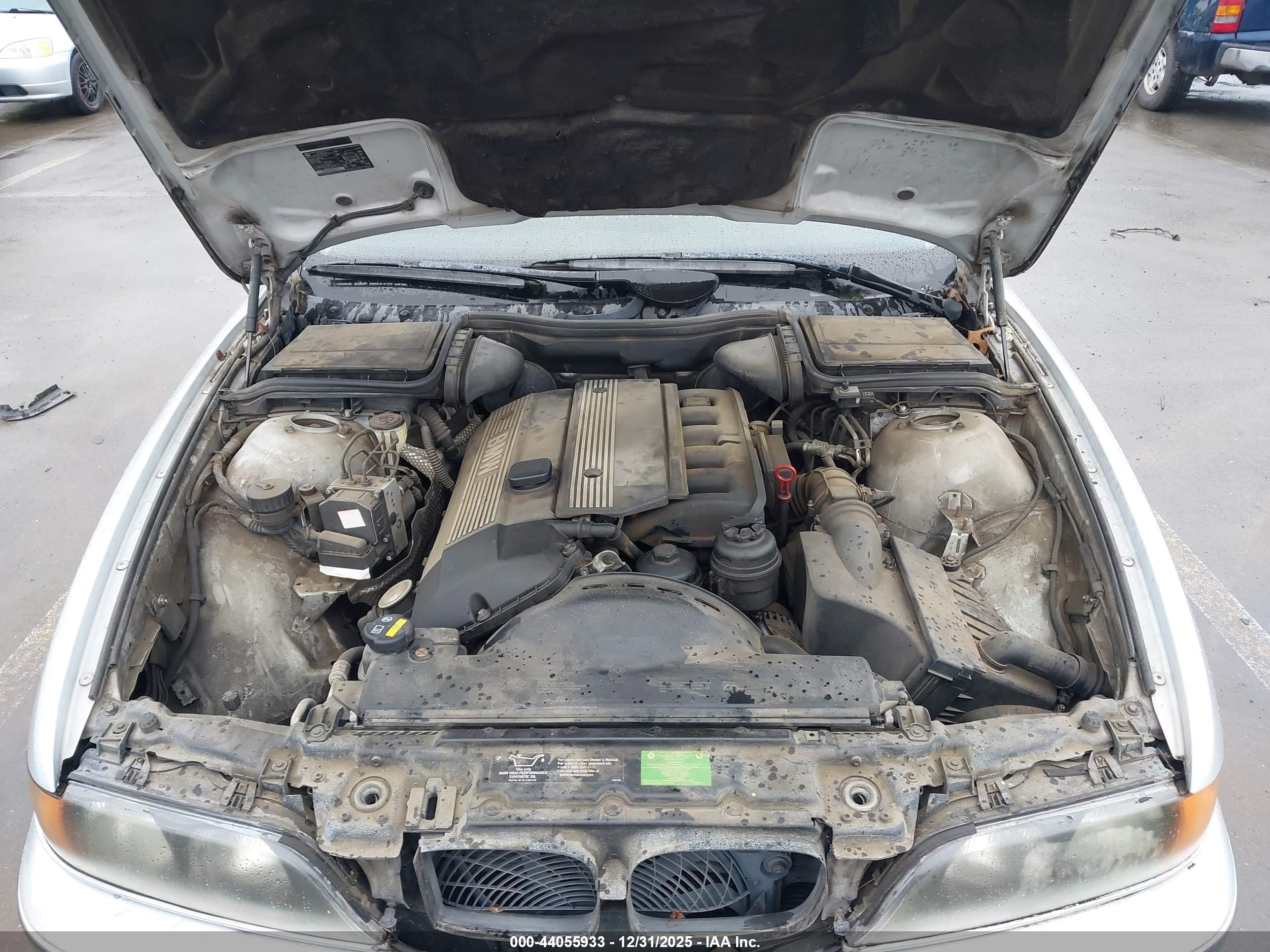 2000 Bmw 528ia   Silver vin: WBADM6347YGU14531