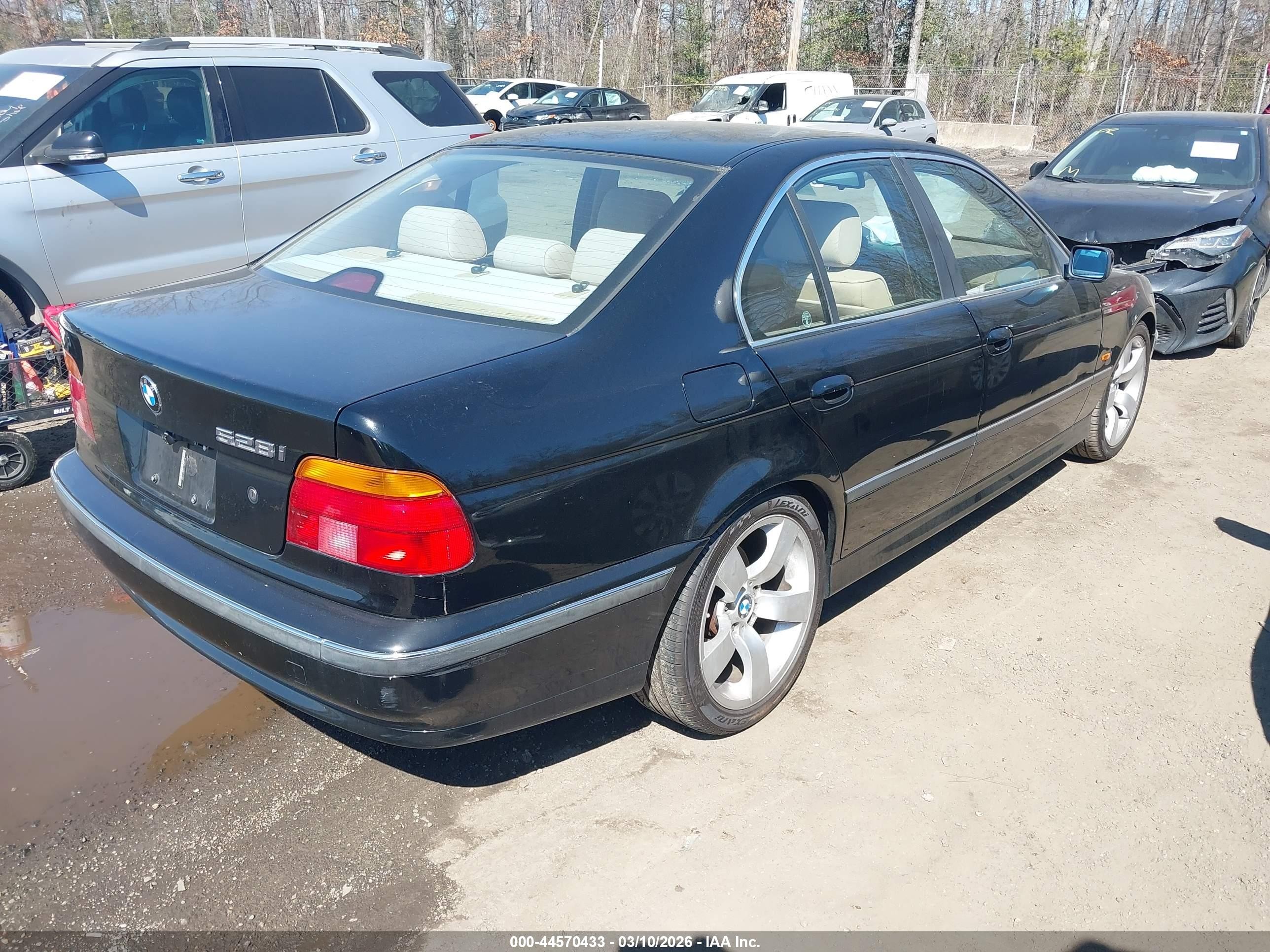 2000 Bmw 528ia   Black vin: WBADM6347YGU14786
