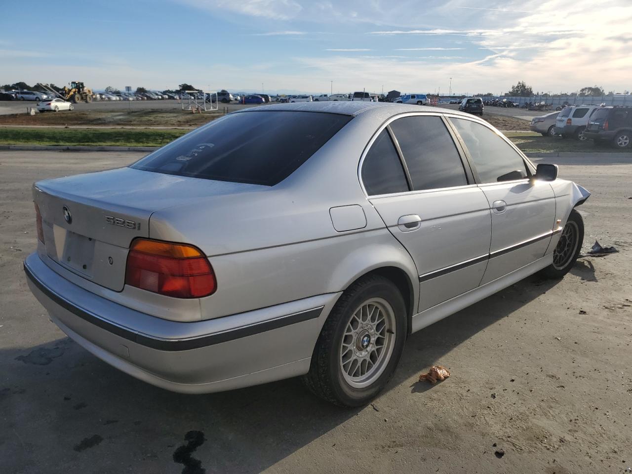 2000 Bmw 528 I Automatic Silver vin: WBADM6347YGU29899