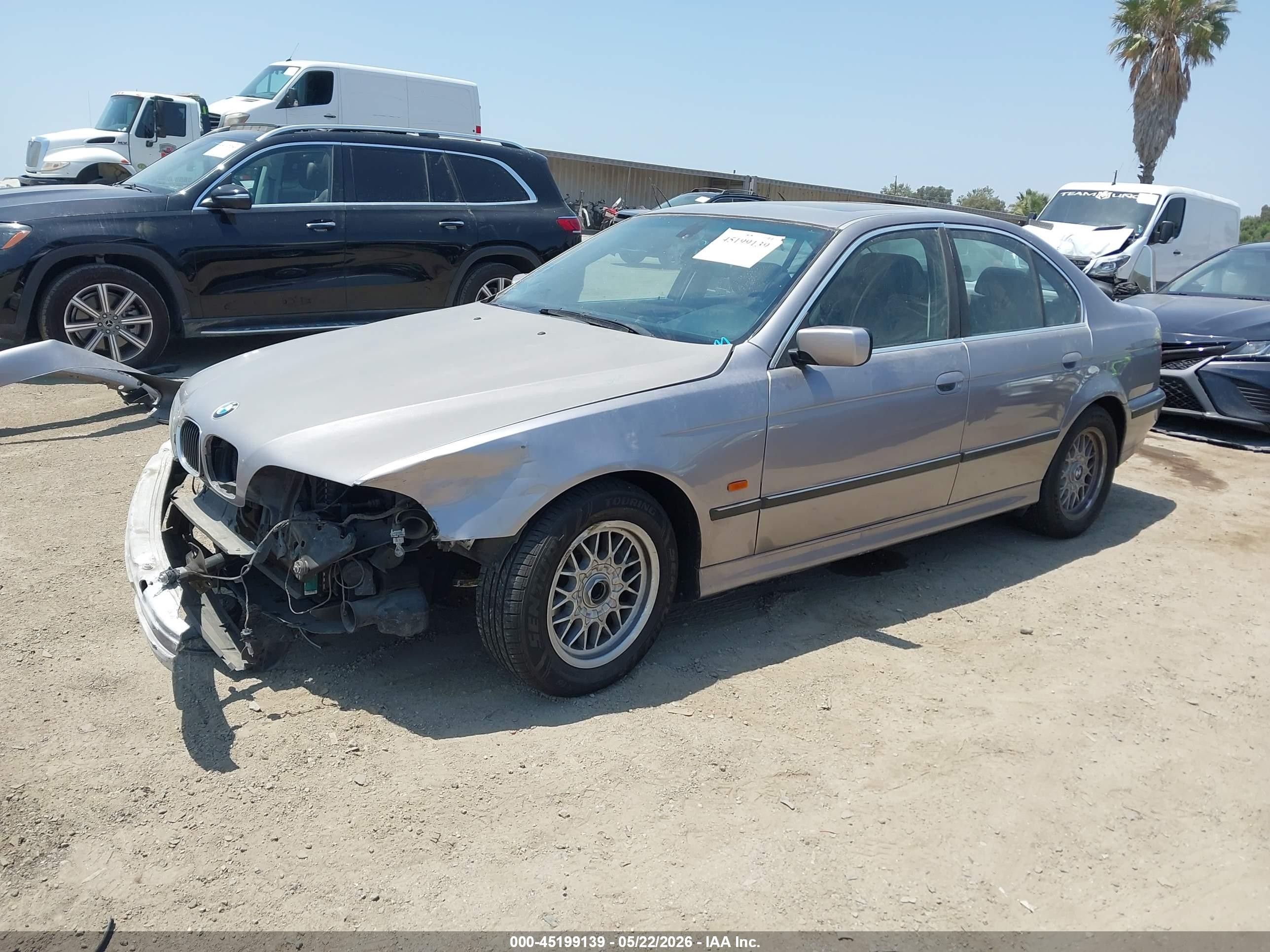 2000 Bmw 528ia   Серебряный vin: WBADM6349YGU16507