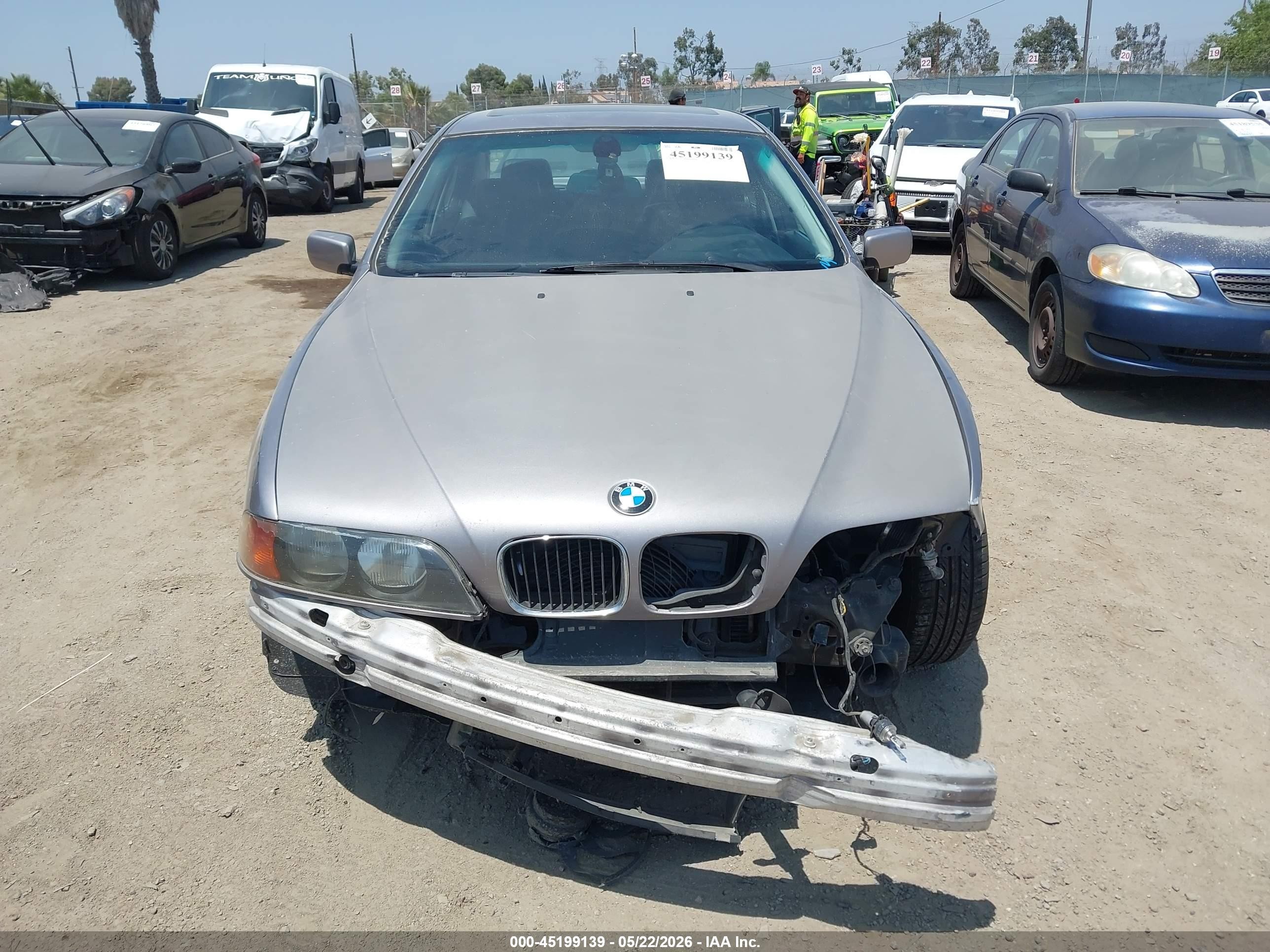 2000 Bmw 528ia   Серебряный vin: WBADM6349YGU16507
