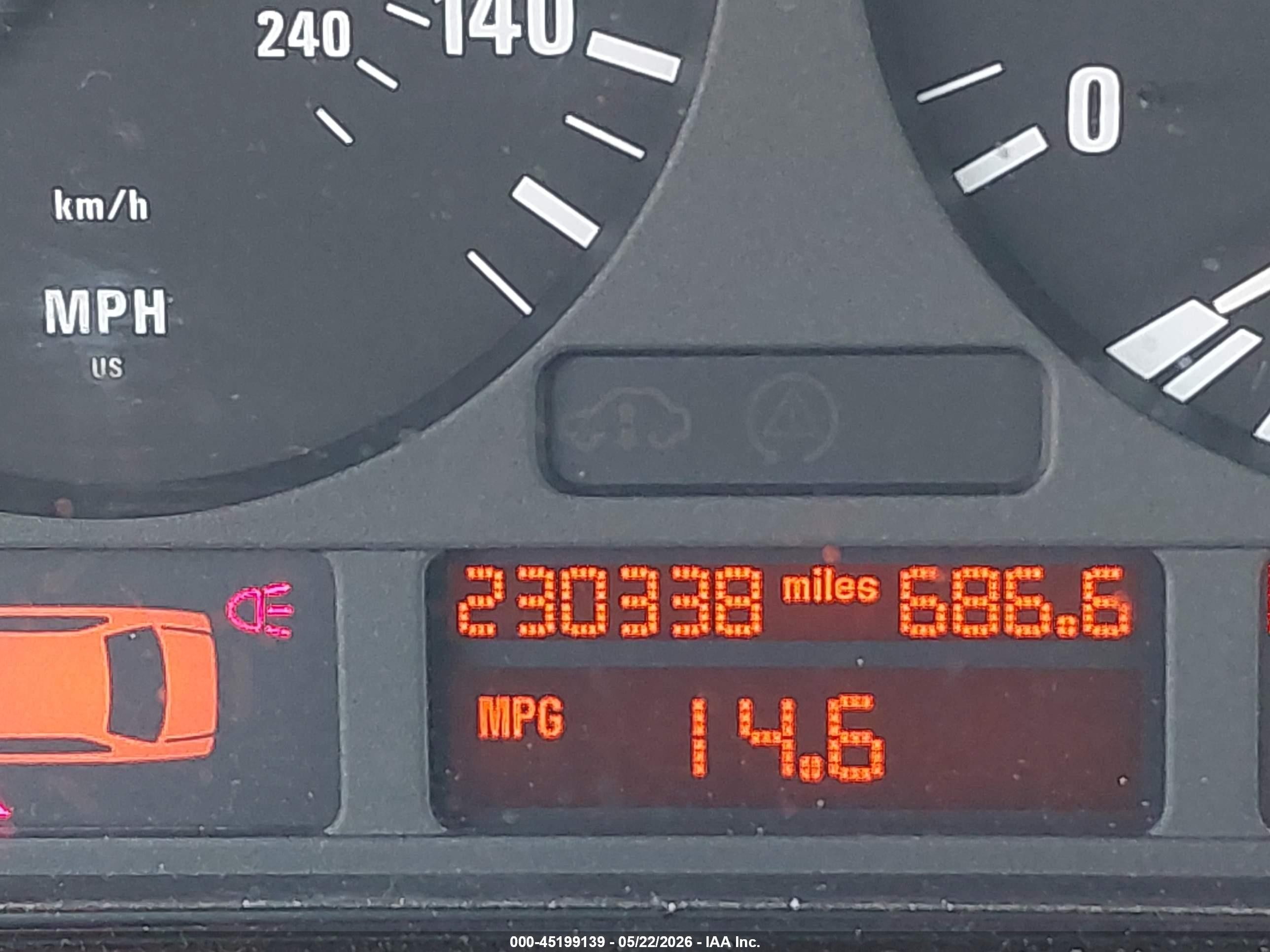 2000 Bmw 528ia   Серебряный vin: WBADM6349YGU16507