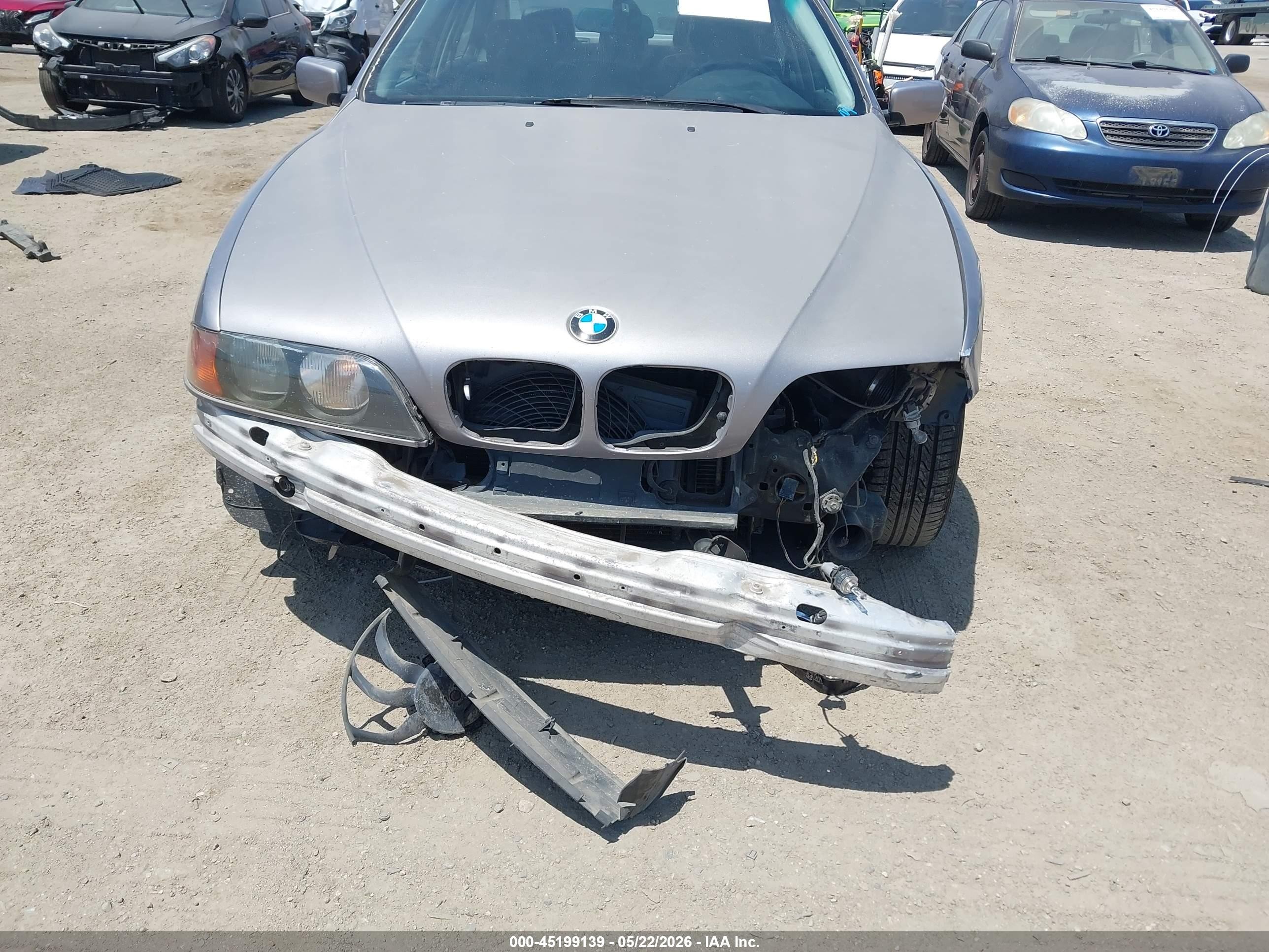2000 Bmw 528ia   Серебряный vin: WBADM6349YGU16507