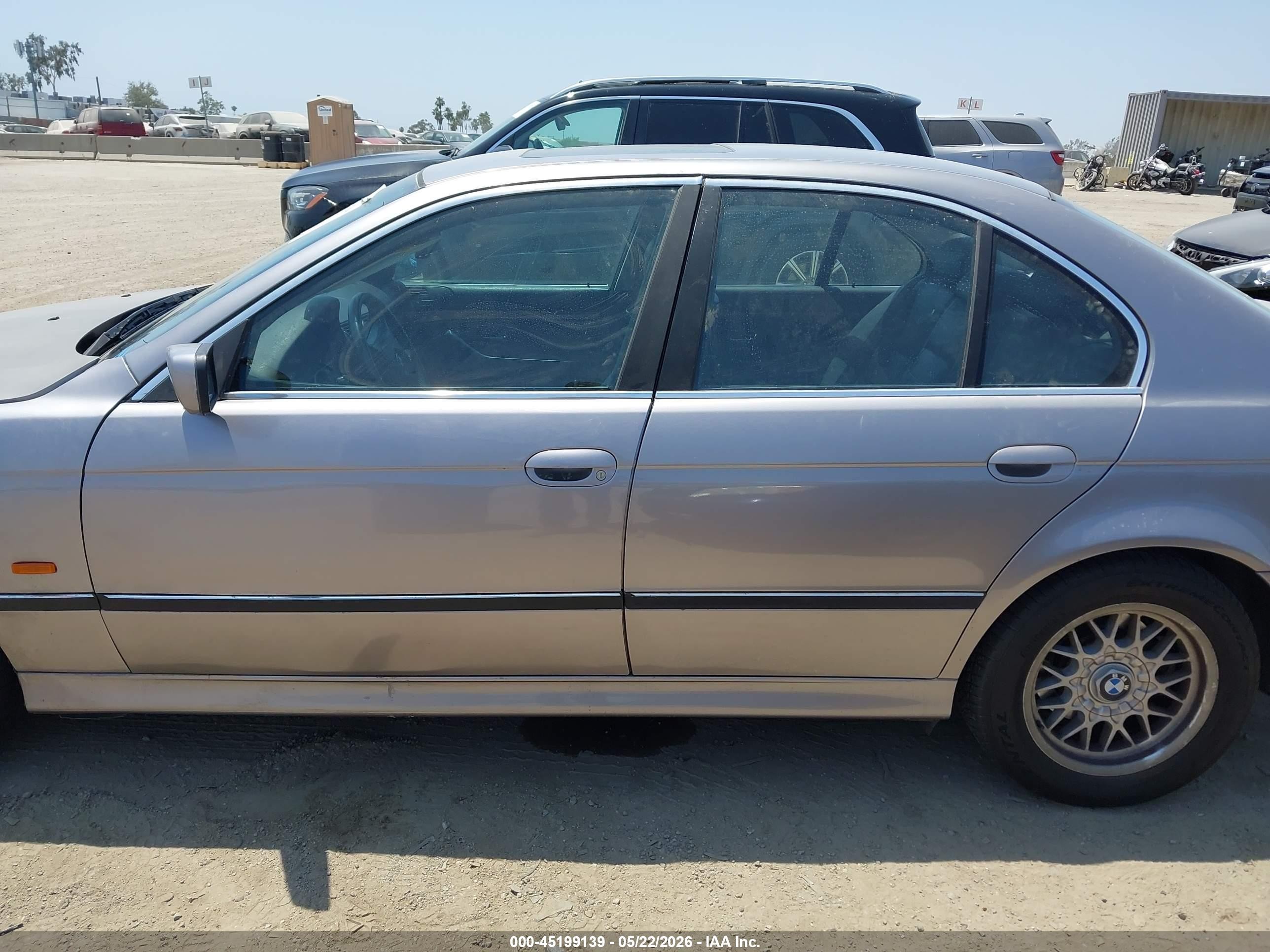 2000 Bmw 528ia   Серебряный vin: WBADM6349YGU16507