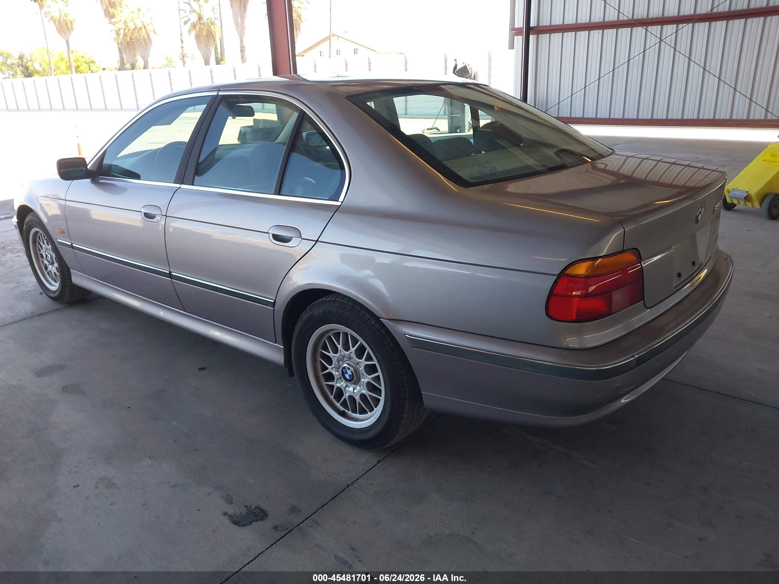 1999 Bmw 528ia   Silver vin: WBADM634XXGU02713