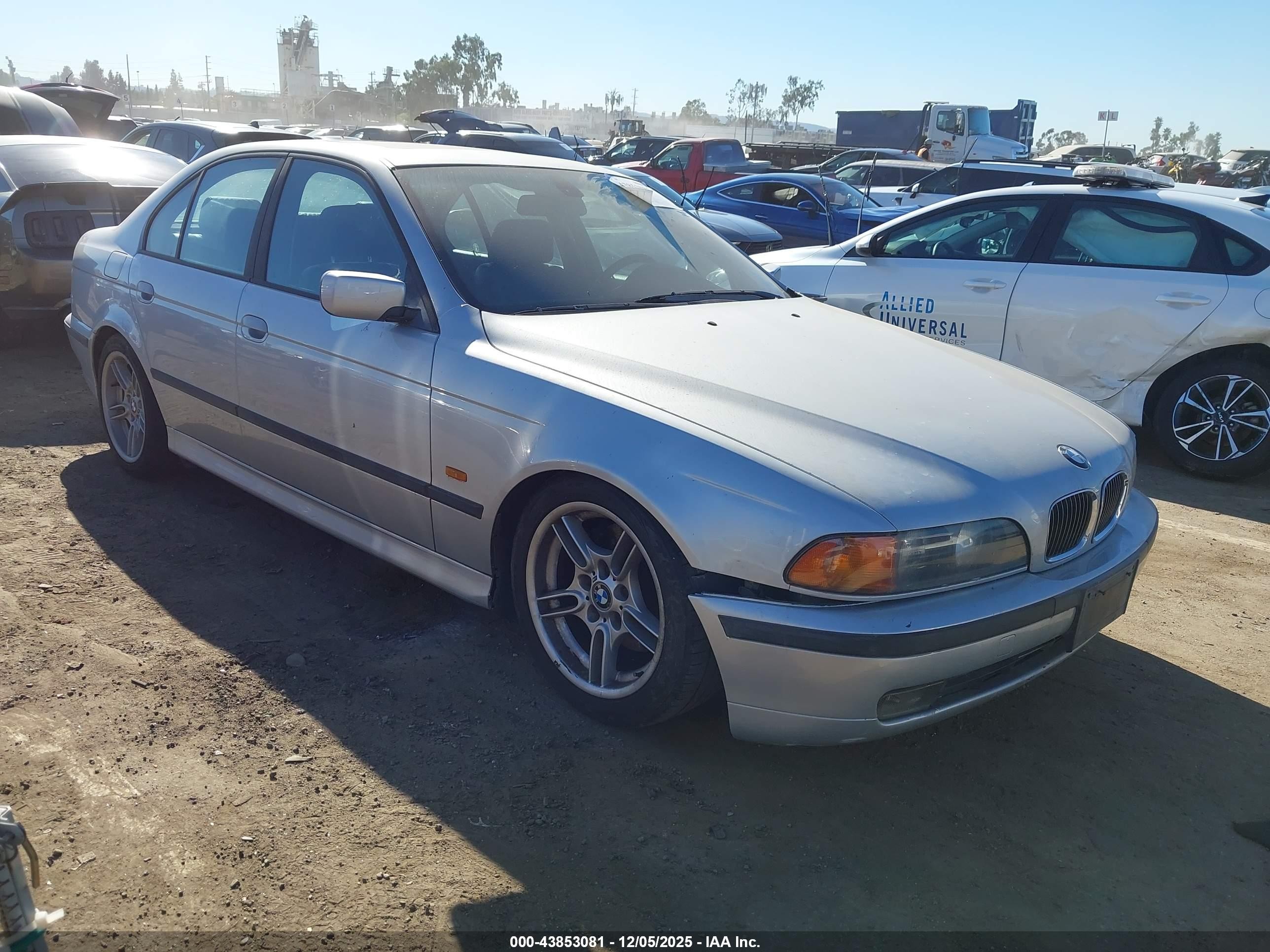 2000 Bmw 540ia   Silver vin: WBADN6341YGM67061
