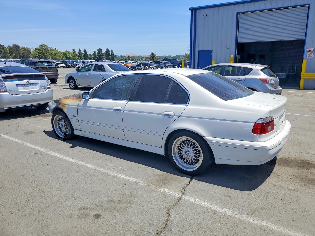 2001 Bmw 525 I Automatic White vin: WBADT43441GX27209
