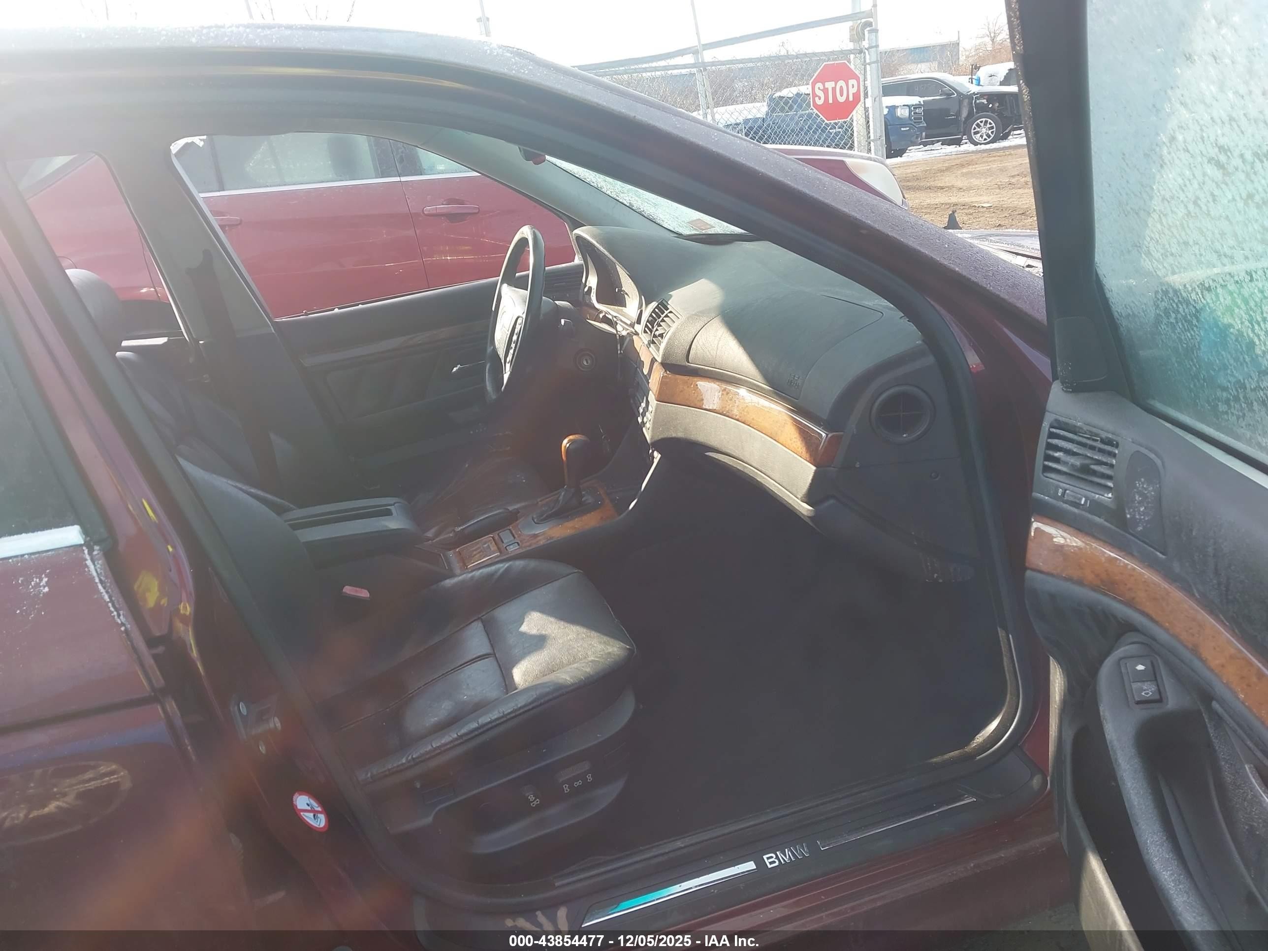 2001 Bmw 525ia   Maroon vin: WBADT43461GF58443