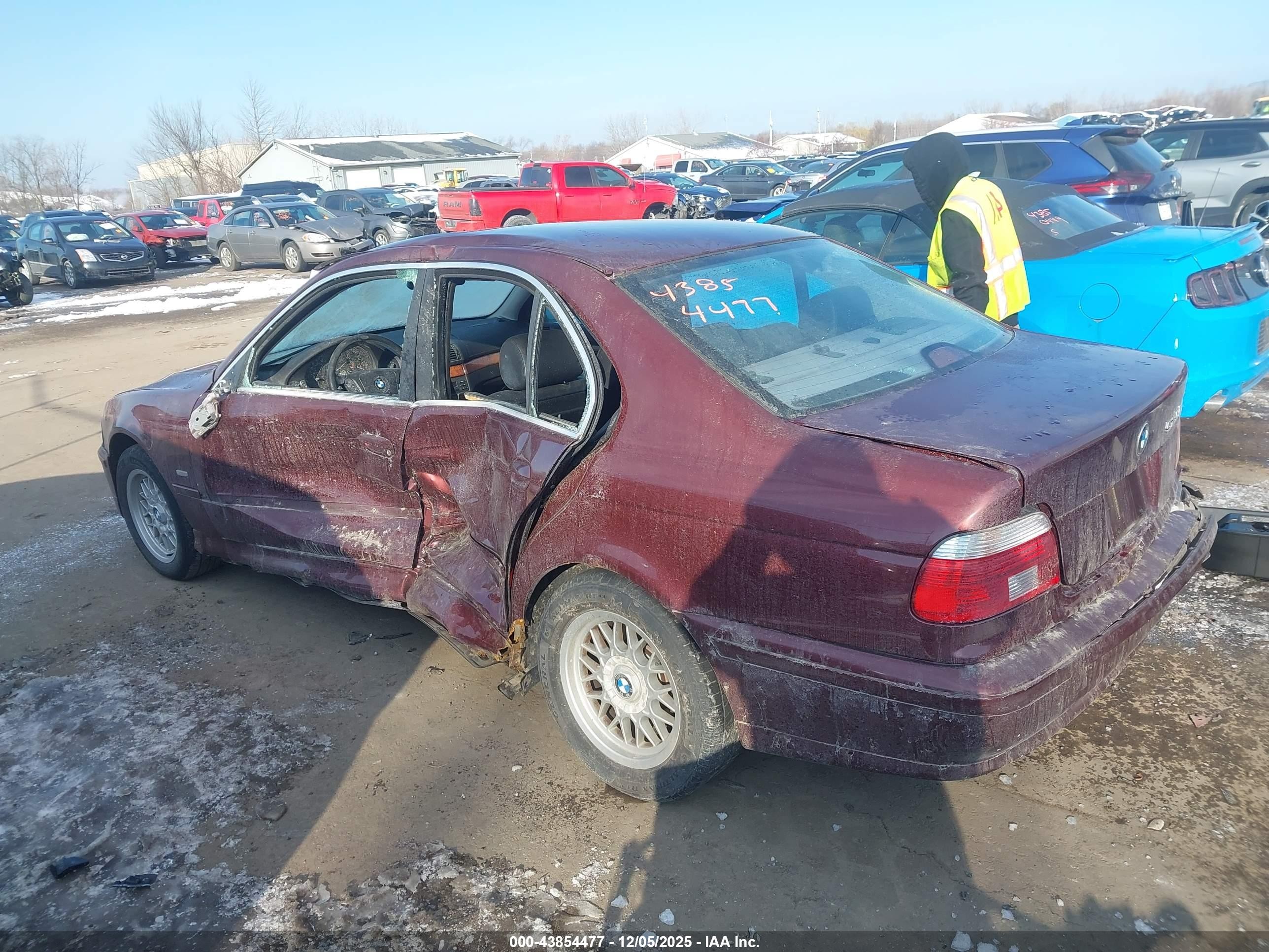 2001 Bmw 525ia   Maroon vin: WBADT43461GF58443