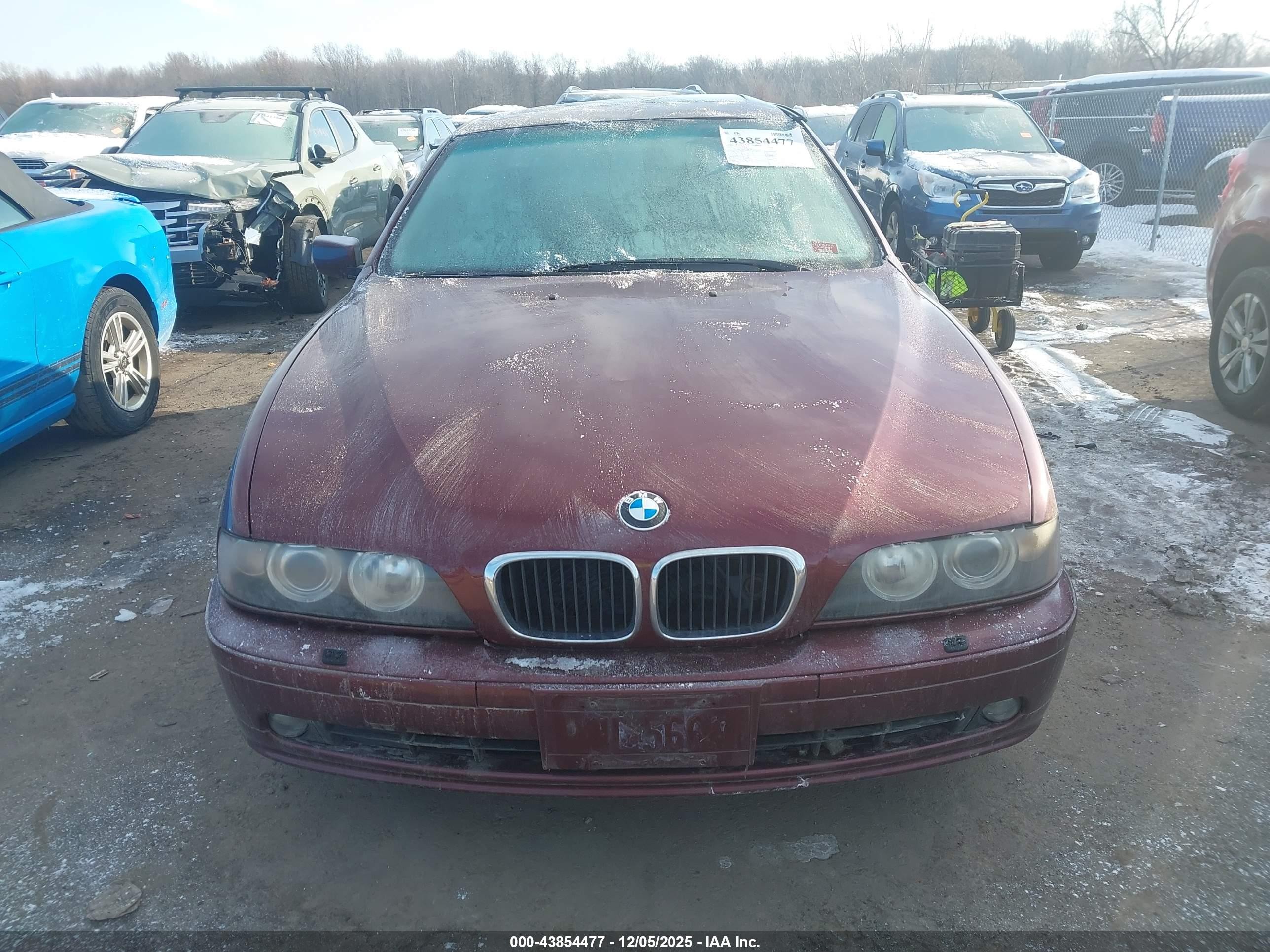 2001 Bmw 525ia   Maroon vin: WBADT43461GF58443