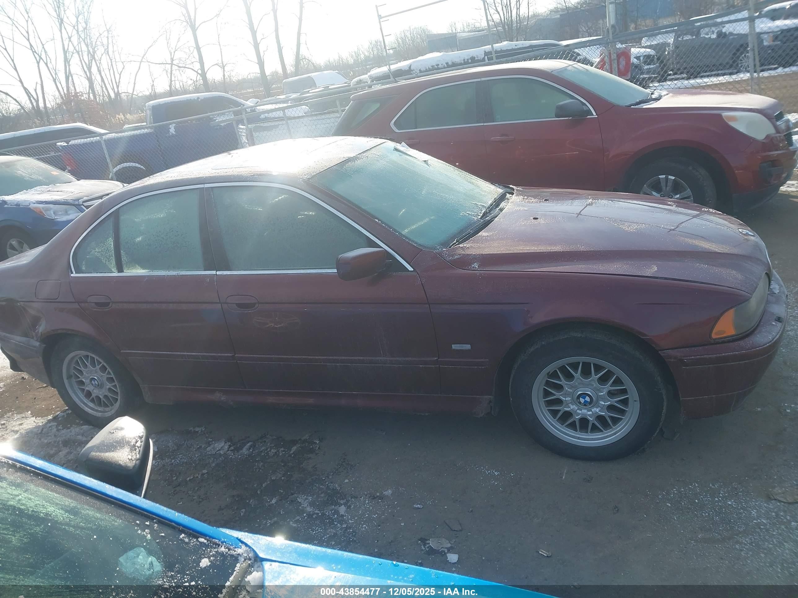 2001 Bmw 525ia   Maroon vin: WBADT43461GF58443