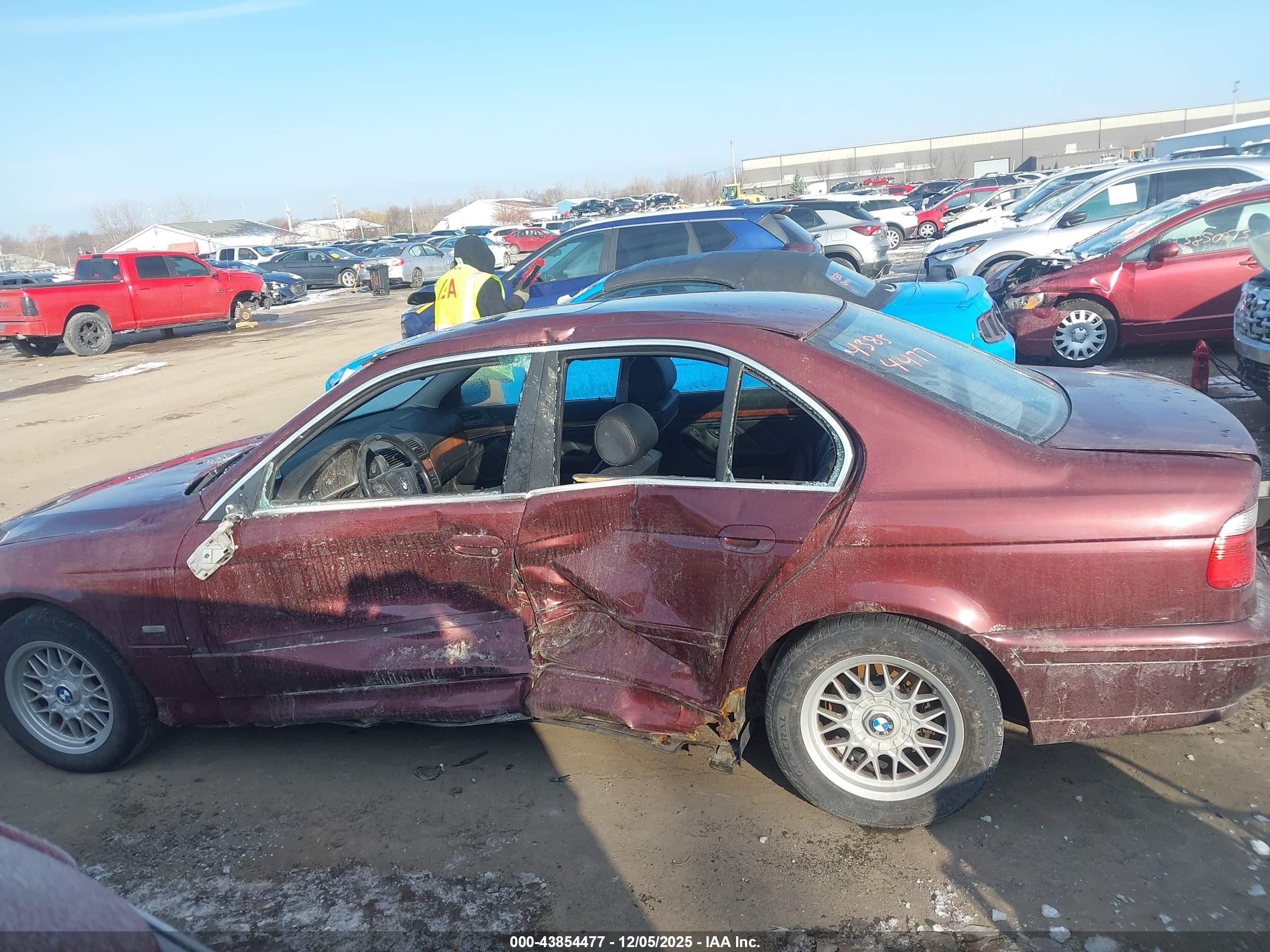 2001 Bmw 525ia   Maroon vin: WBADT43461GF58443