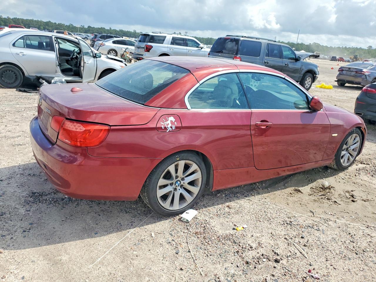 2011 Bmw 328 I Maroon vin: WBADW3C51BE538623