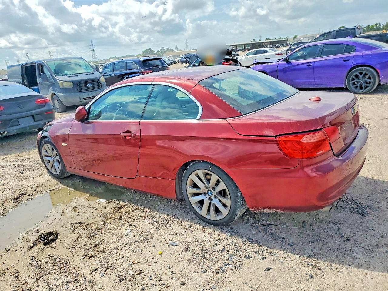 2011 Bmw 328 I Maroon vin: WBADW3C51BE538623