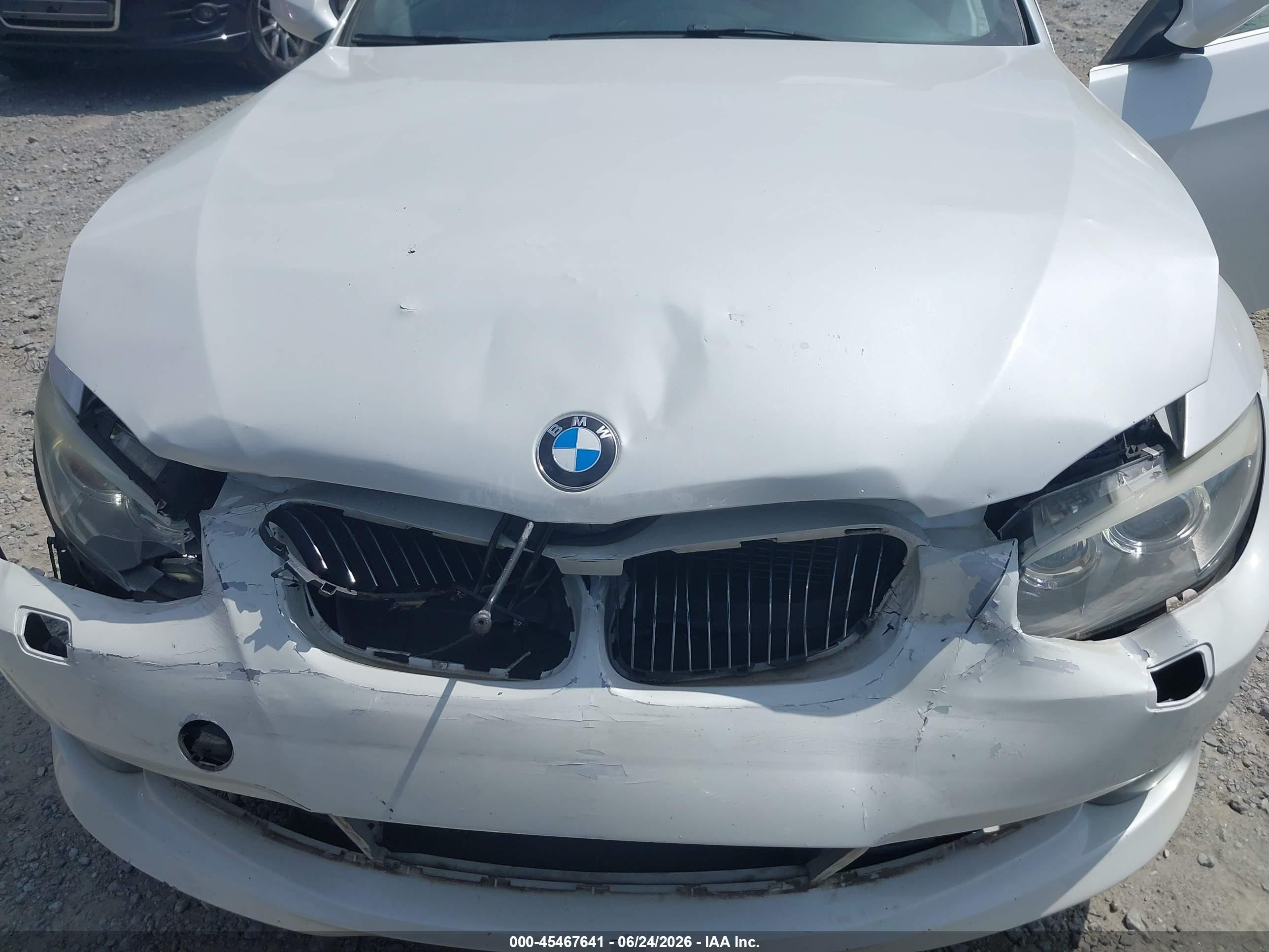 2012 Bmw 328i   Белый vin: WBADW3C51CE822853
