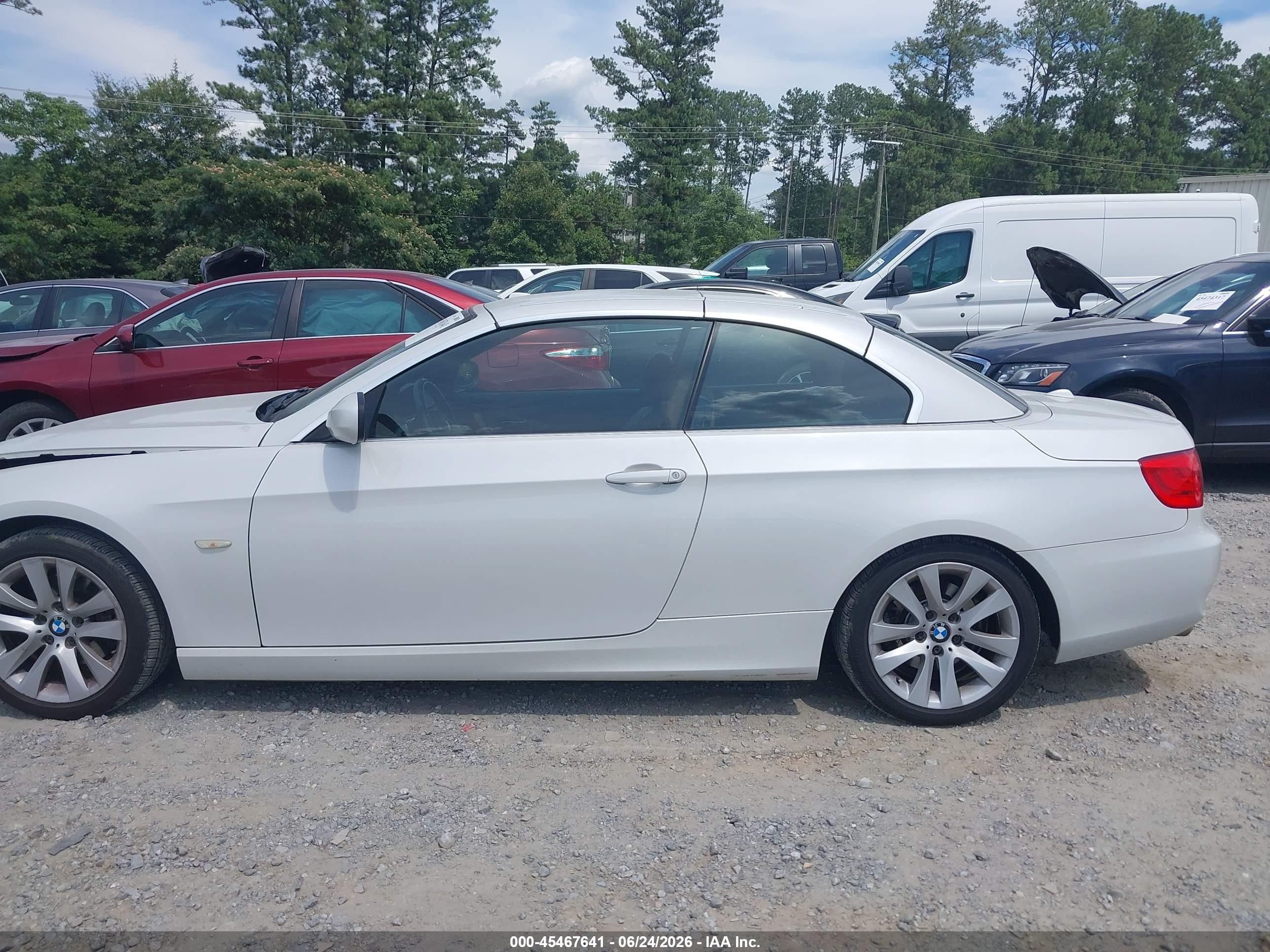 2012 Bmw 328i   Белый vin: WBADW3C51CE822853