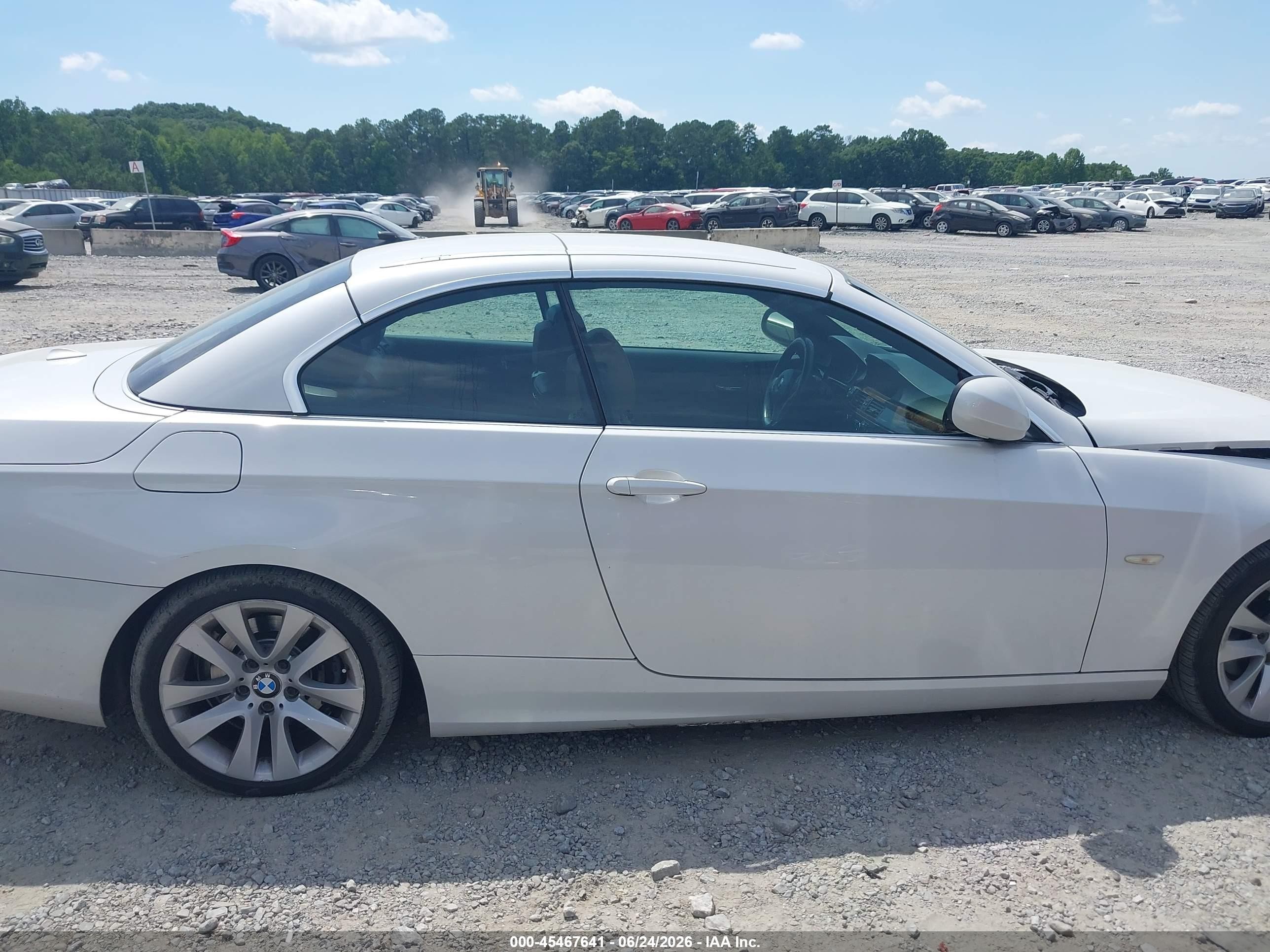 2012 Bmw 328i   Белый vin: WBADW3C51CE822853