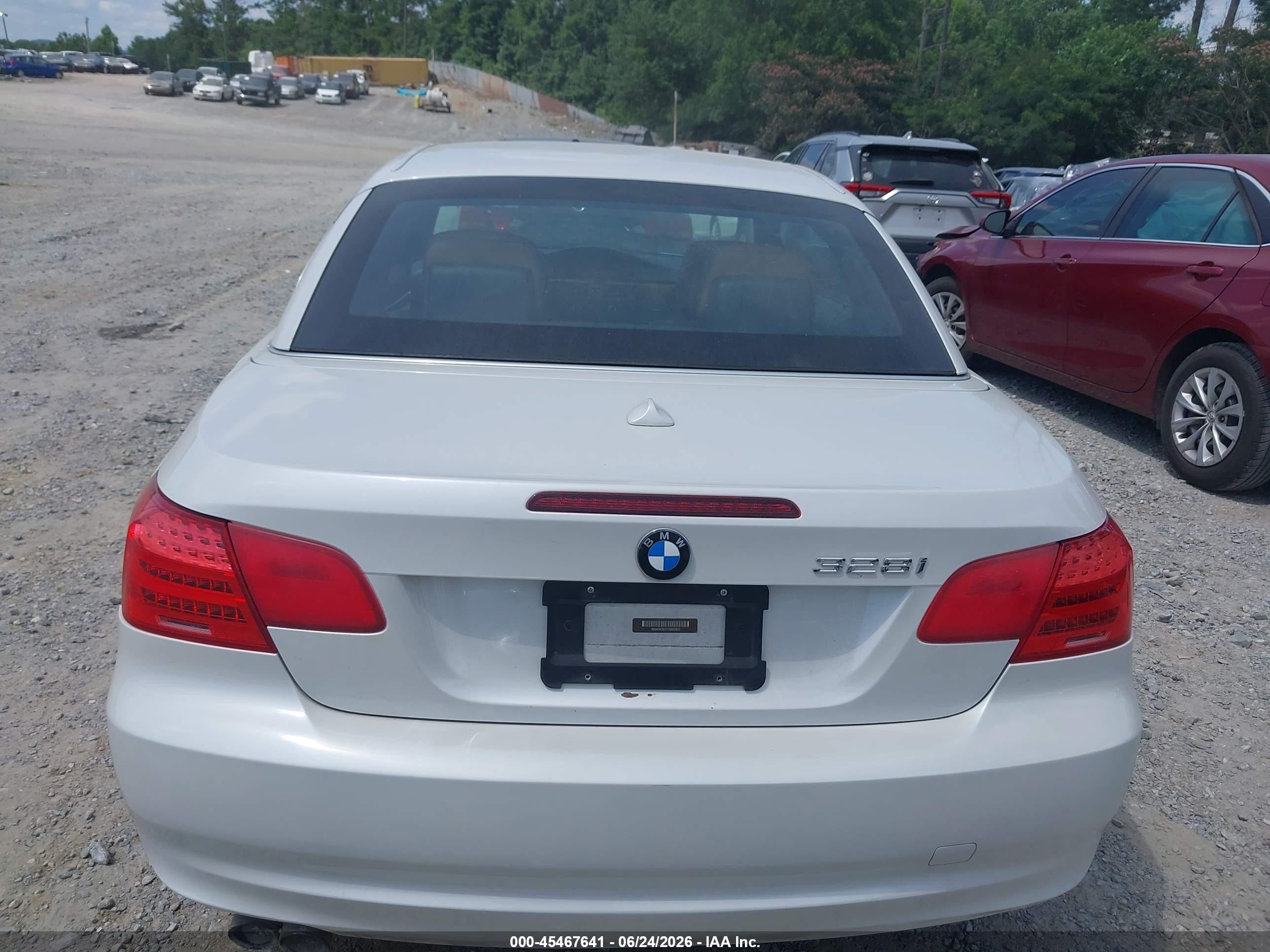 2012 Bmw 328i   Белый vin: WBADW3C51CE822853