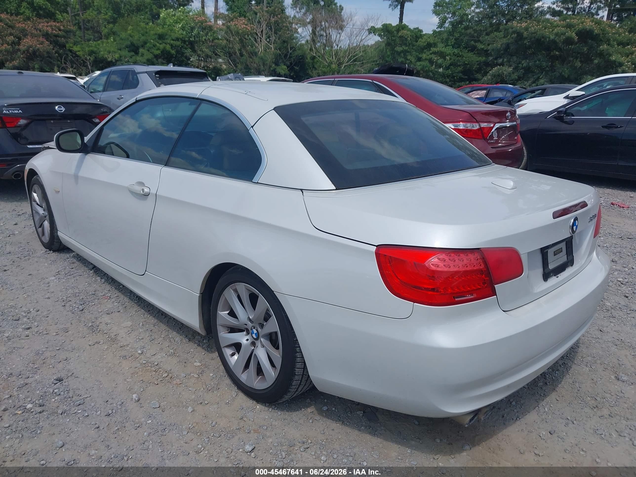 2012 Bmw 328i   Белый vin: WBADW3C51CE822853