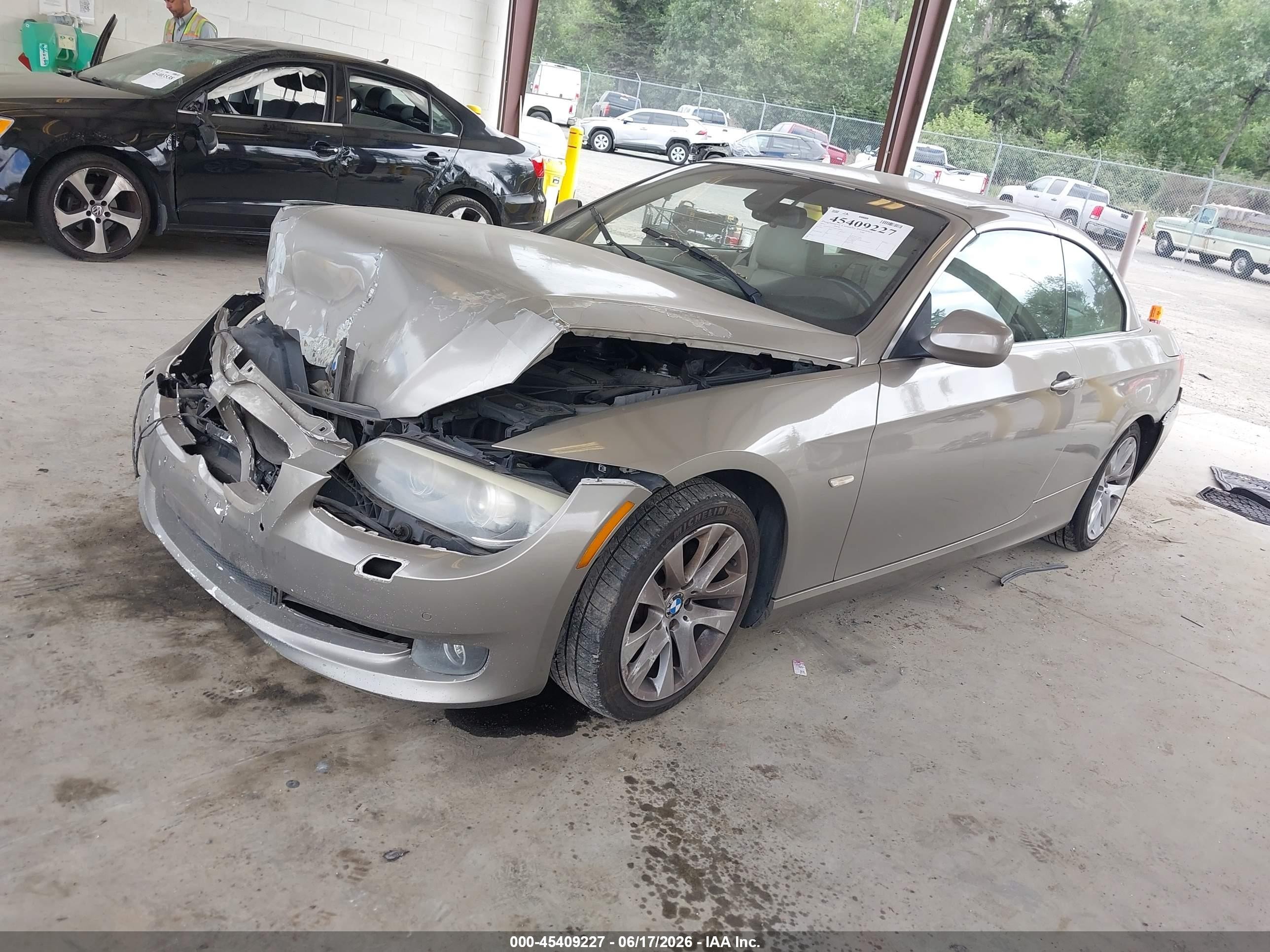 2011 Bmw 328i   Champagne vin: WBADW3C52BE538954