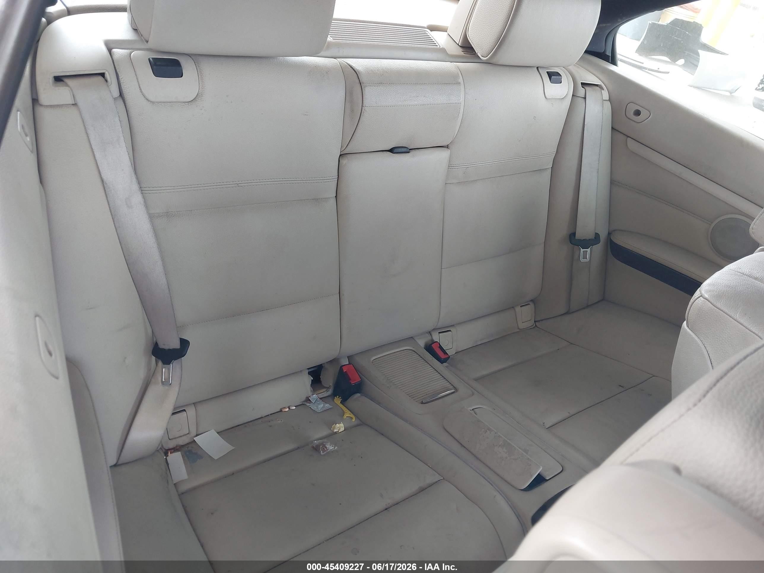 2011 Bmw 328i   Champagne vin: WBADW3C52BE538954