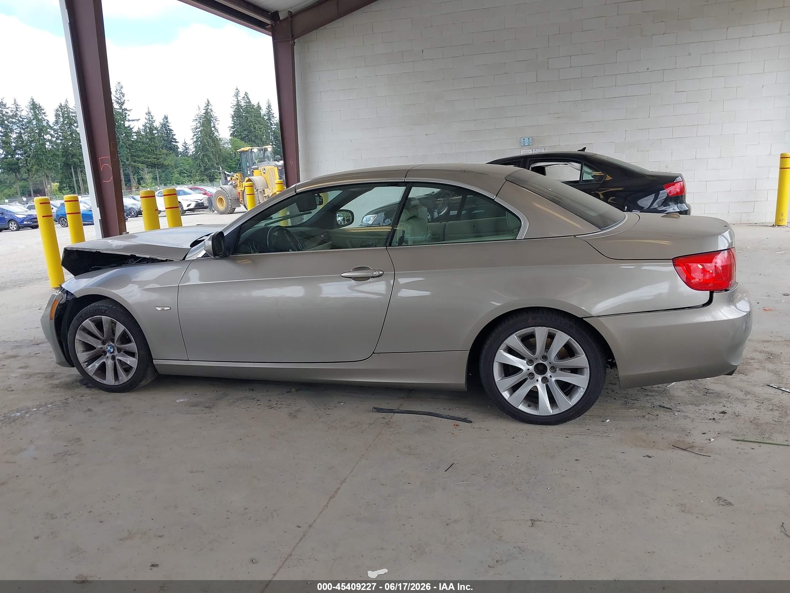 2011 Bmw 328i   Champagne vin: WBADW3C52BE538954