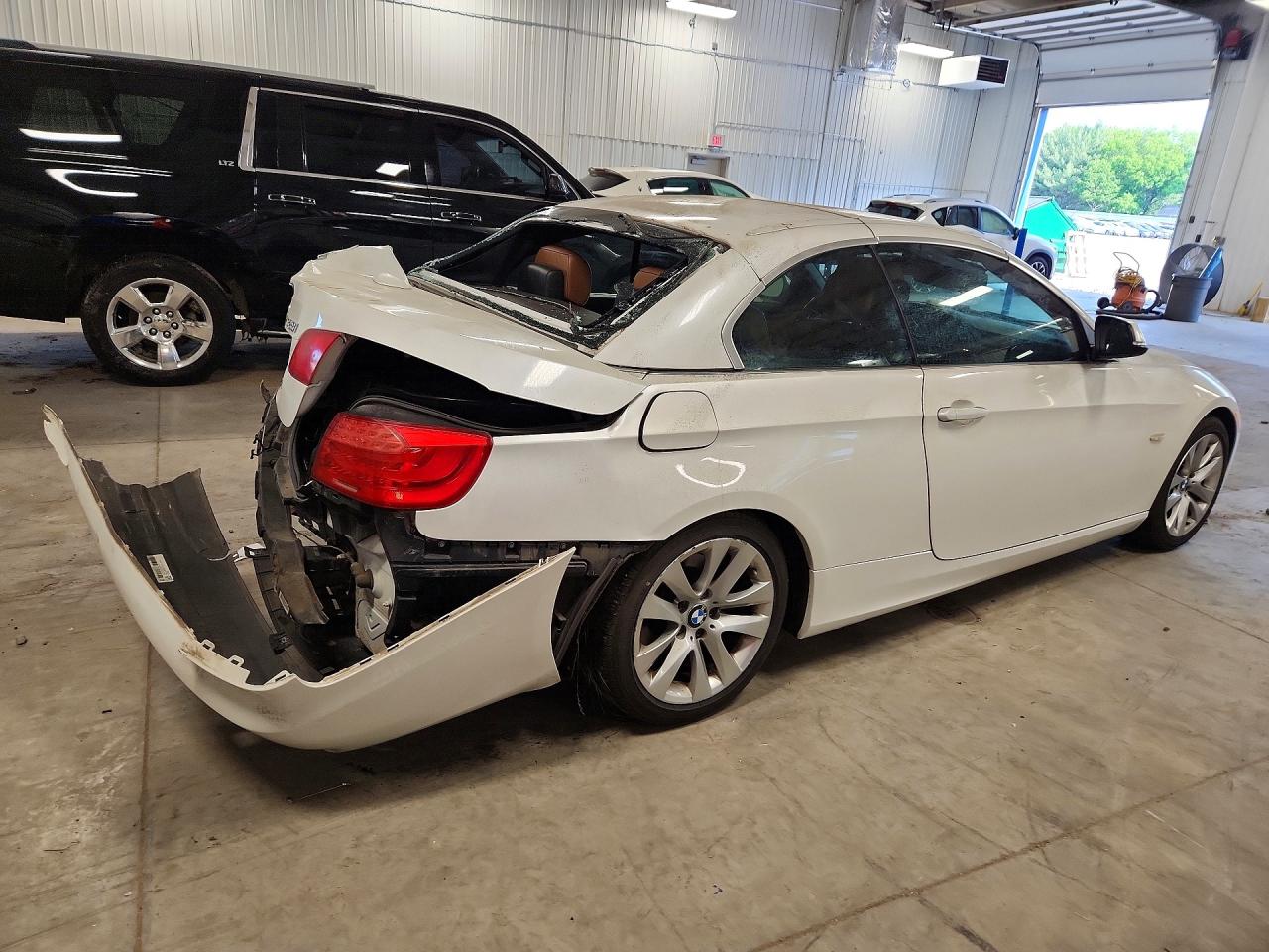 2012 Bmw 328 I White vin: WBADW3C53CE823485