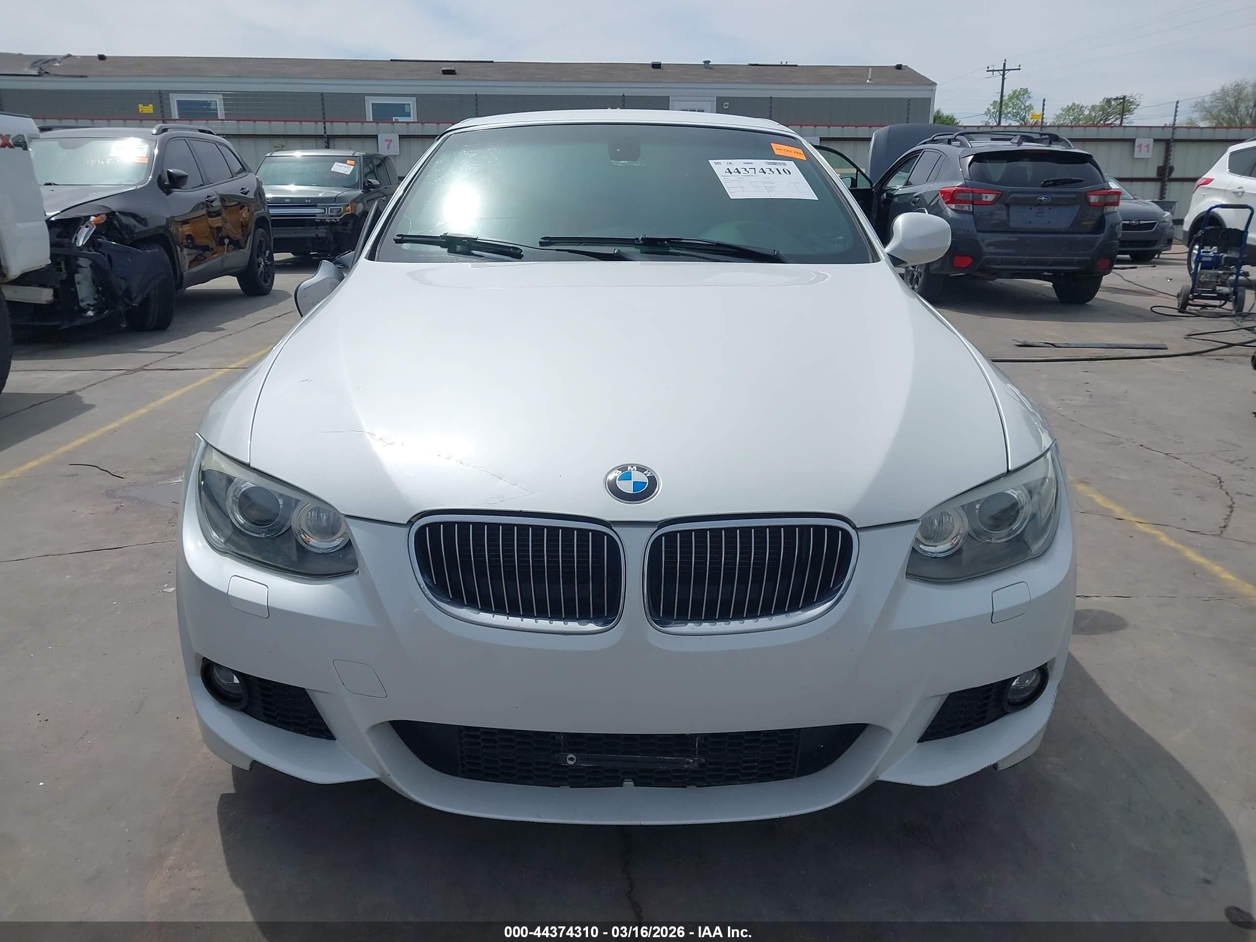 2012 Bmw 328i   White vin: WBADW3C57CE821402