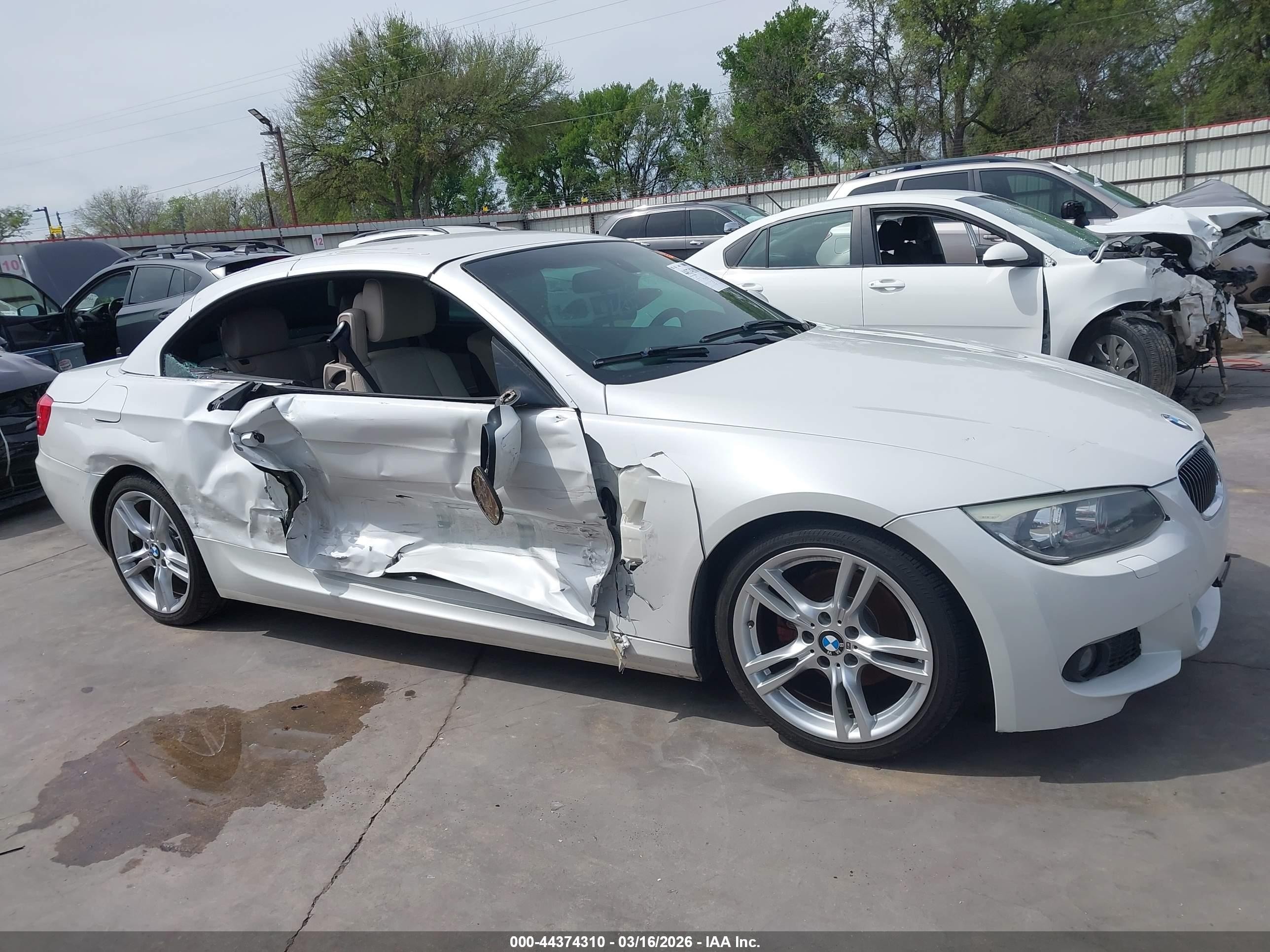 2012 Bmw 328i   White vin: WBADW3C57CE821402