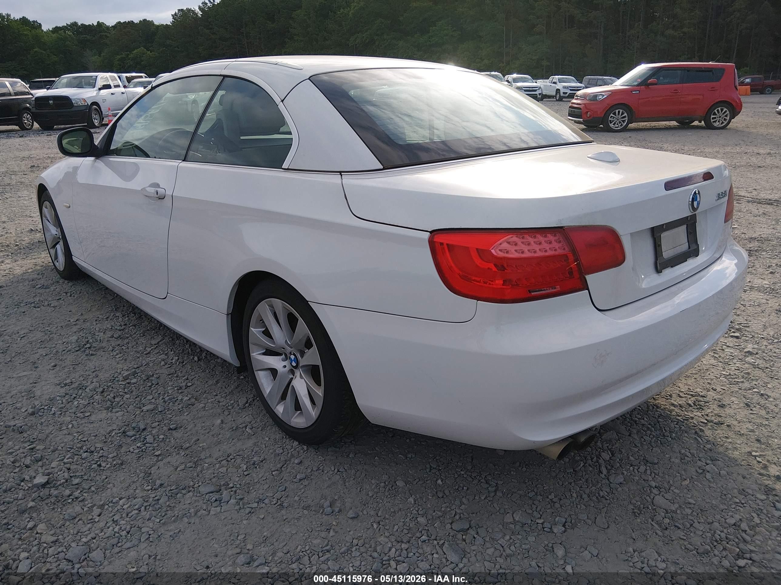 2011 Bmw 328i   White vin: WBADW3C59BE537669