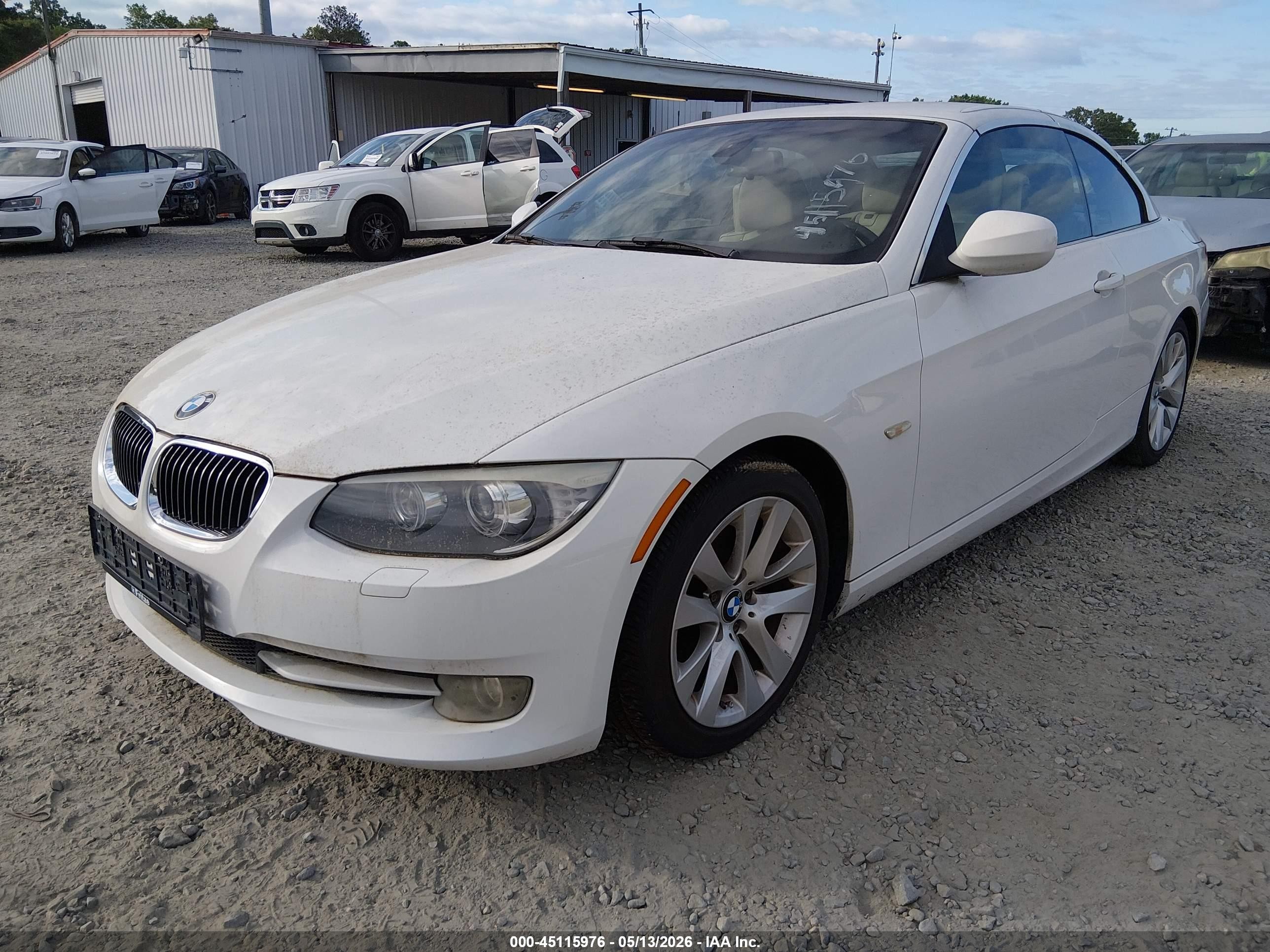 2011 Bmw 328i   White vin: WBADW3C59BE537669