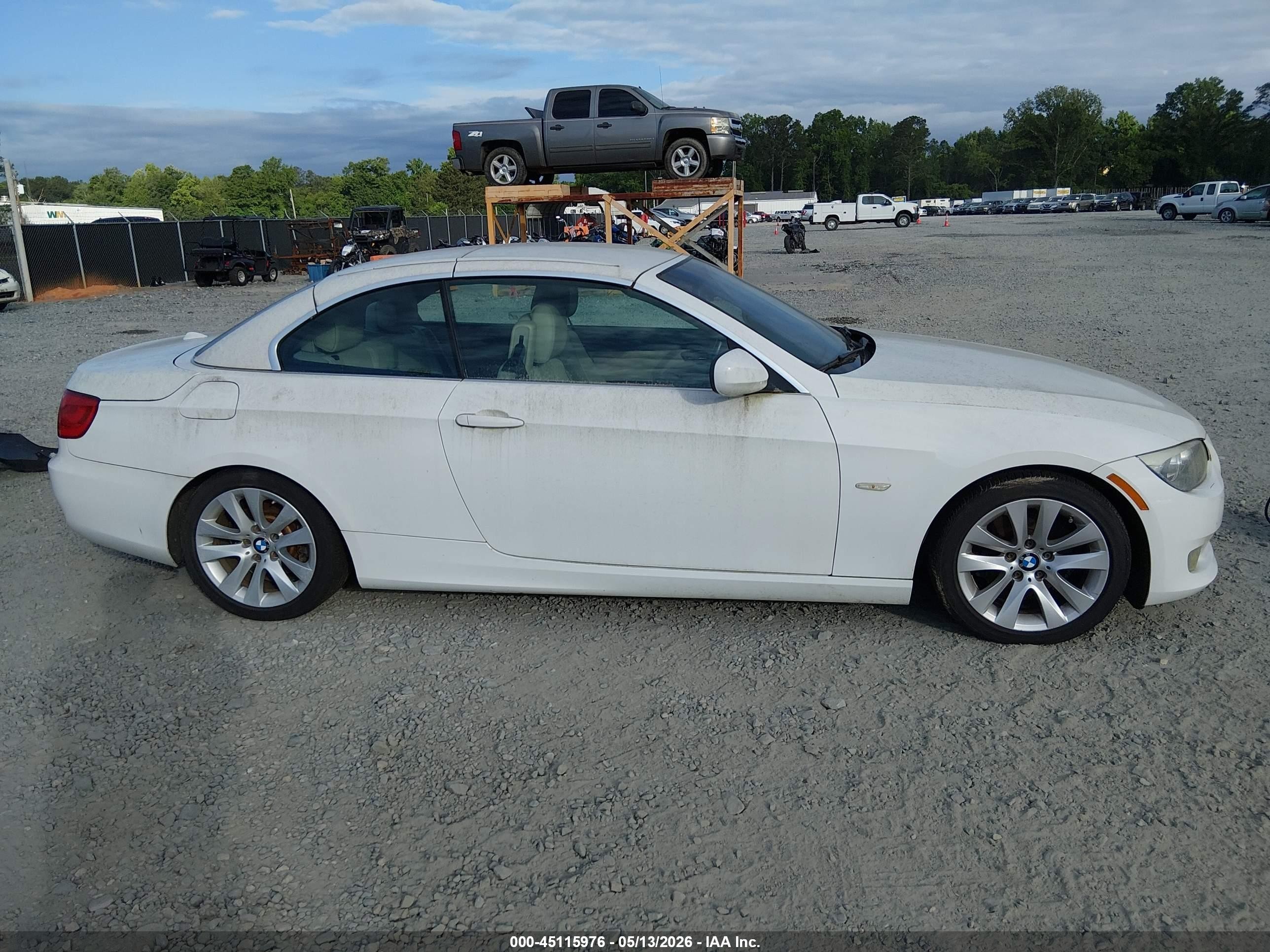 2011 Bmw 328i   White vin: WBADW3C59BE537669