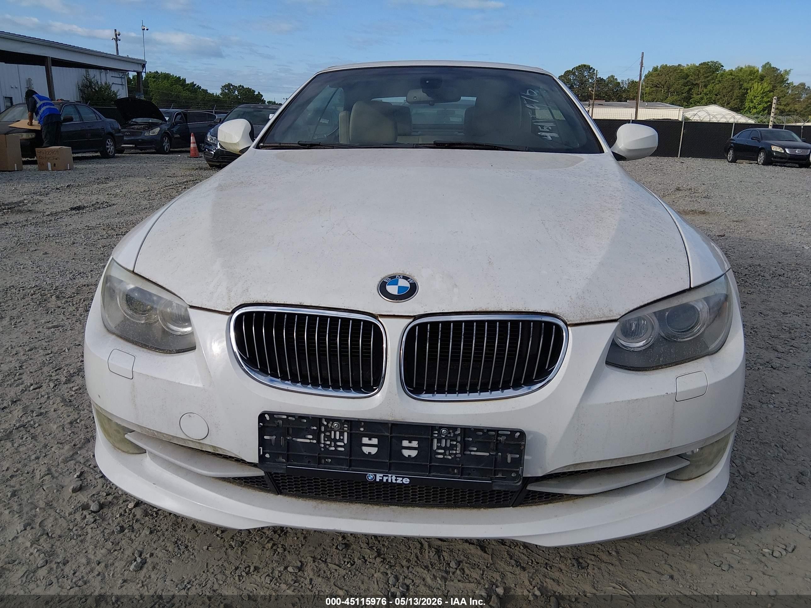 2011 Bmw 328i   White vin: WBADW3C59BE537669