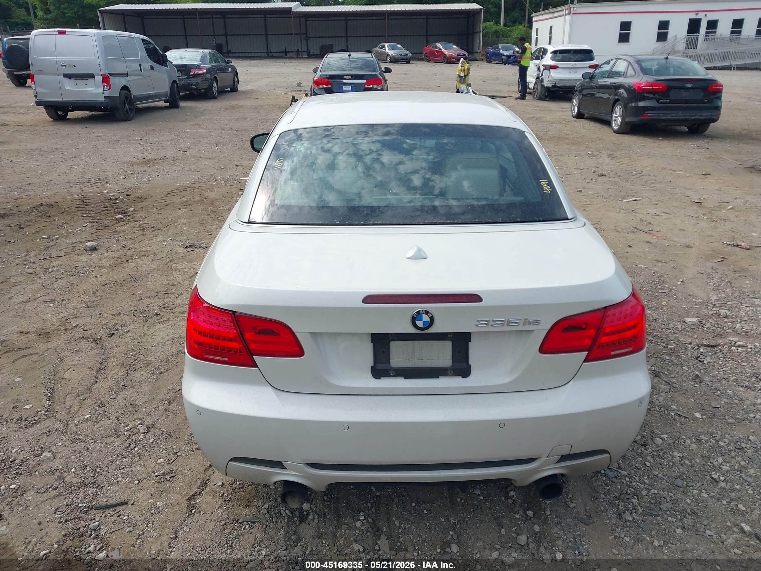 2011 Bmw 335is   White vin: WBADX1C55BE570458