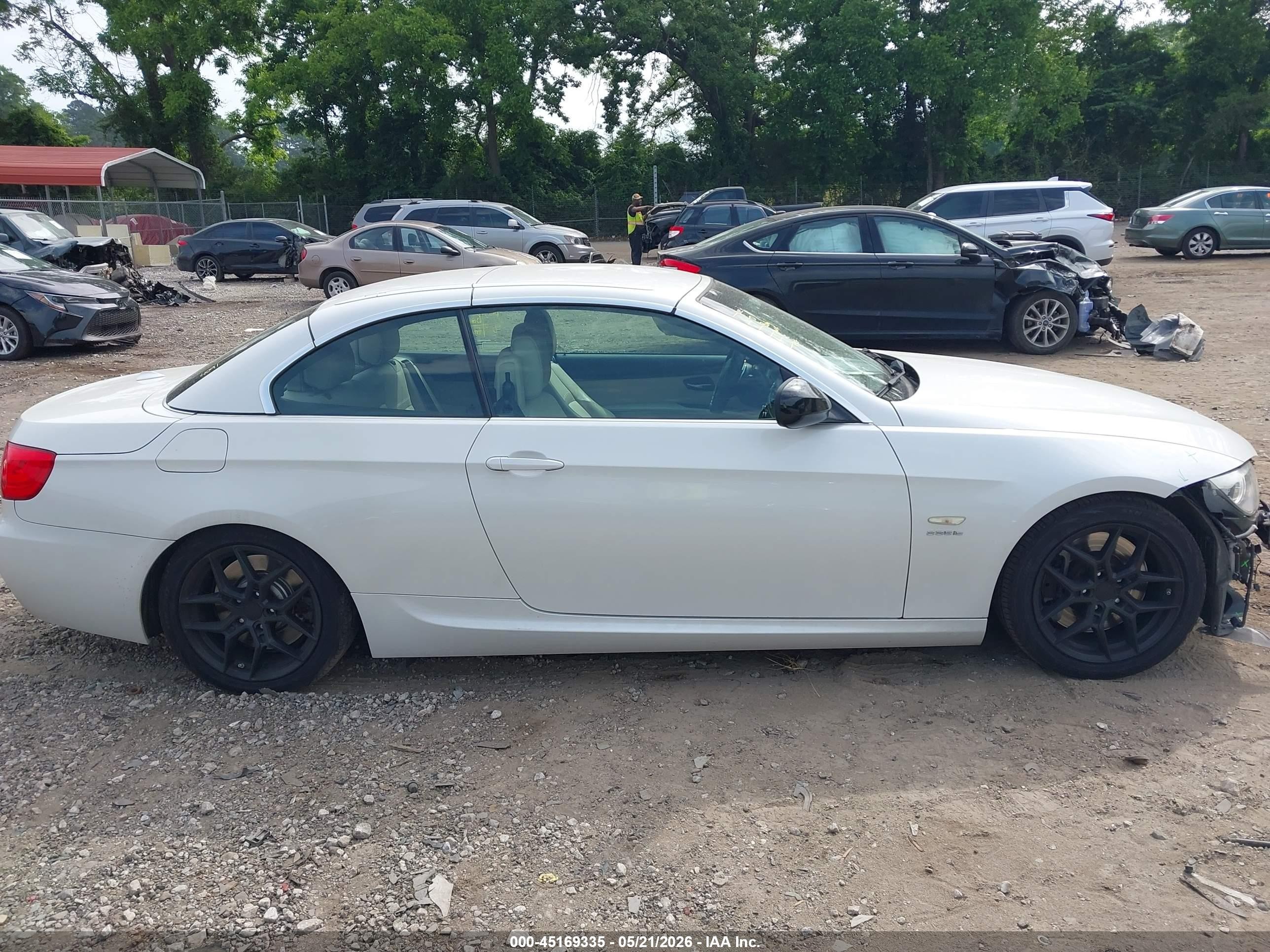 2011 Bmw 335is   White vin: WBADX1C55BE570458