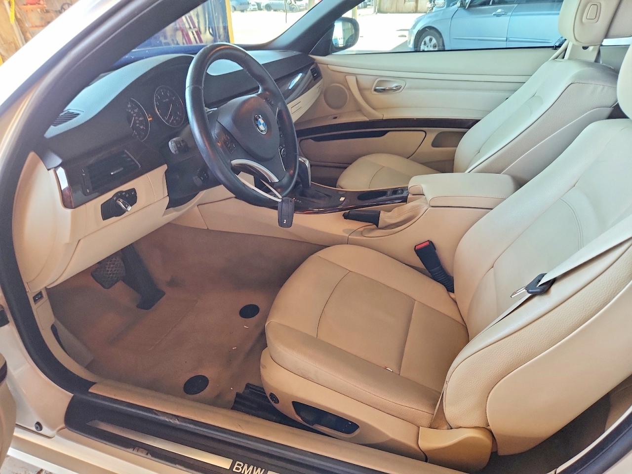 2012 Bmw 335 I Белый vin: WBADX7C51CE745017