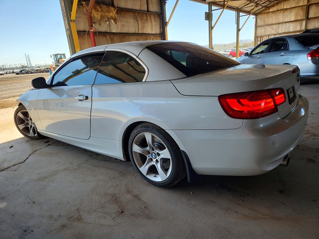 2012 Bmw 335 I Белый vin: WBADX7C51CE745017