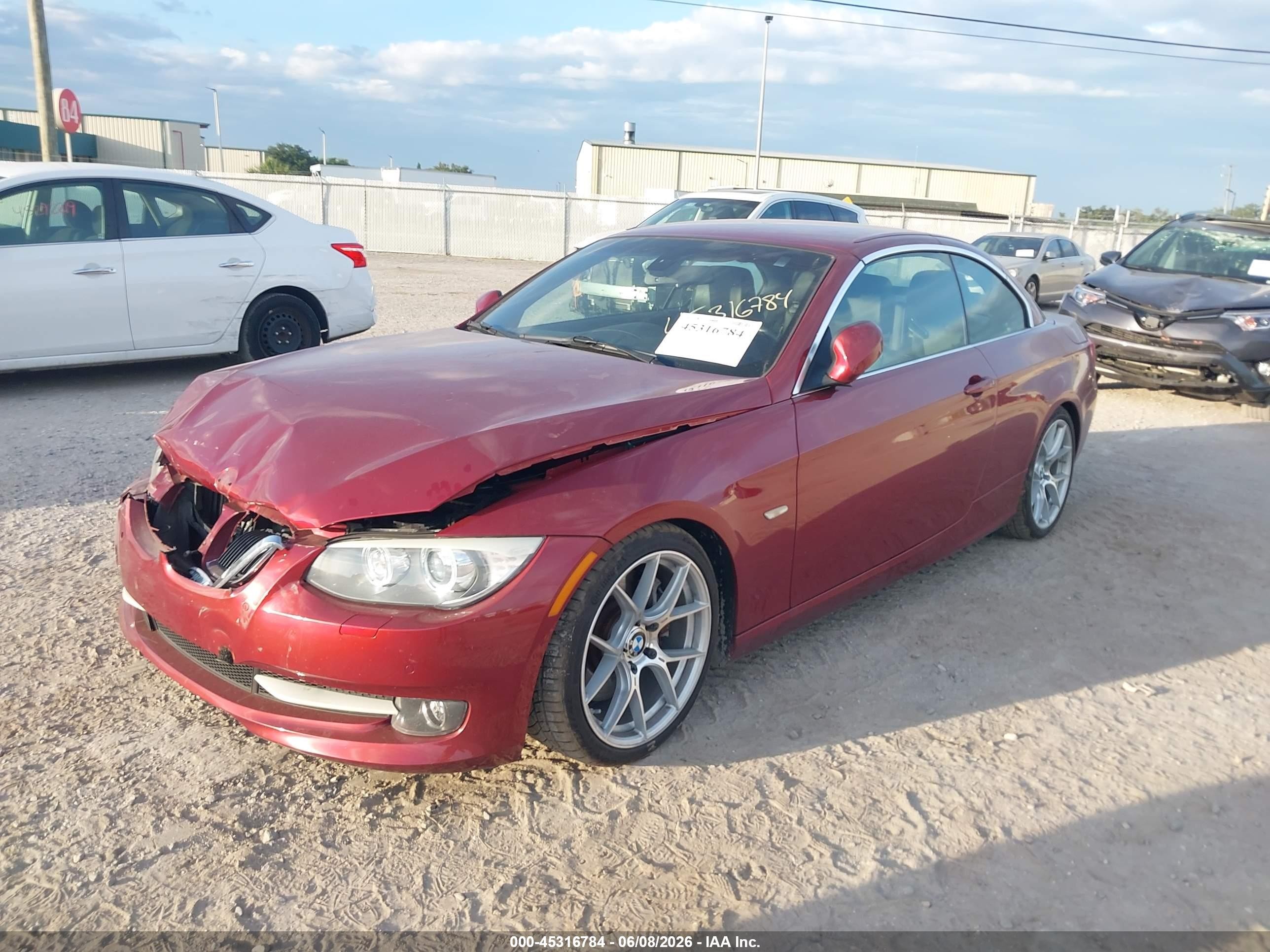2013 Bmw 335i   Бордовый vin: WBADX7C56DJ589856