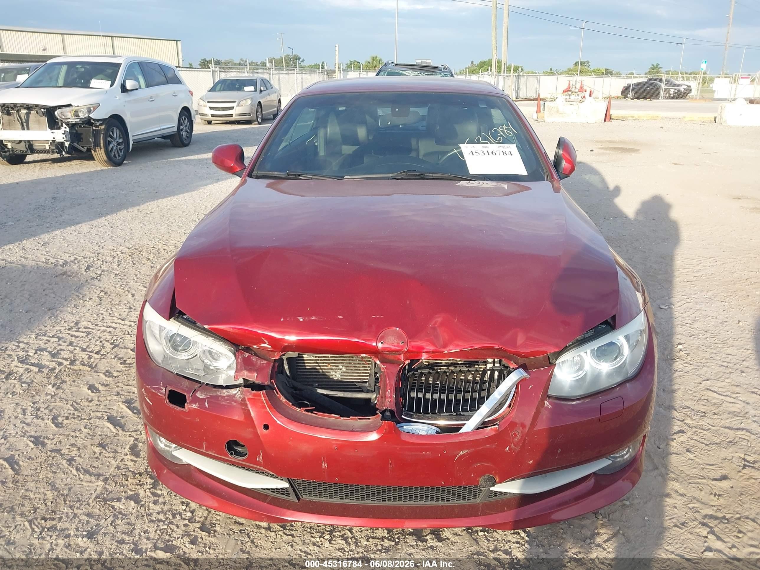 2013 Bmw 335i   Бордовый vin: WBADX7C56DJ589856